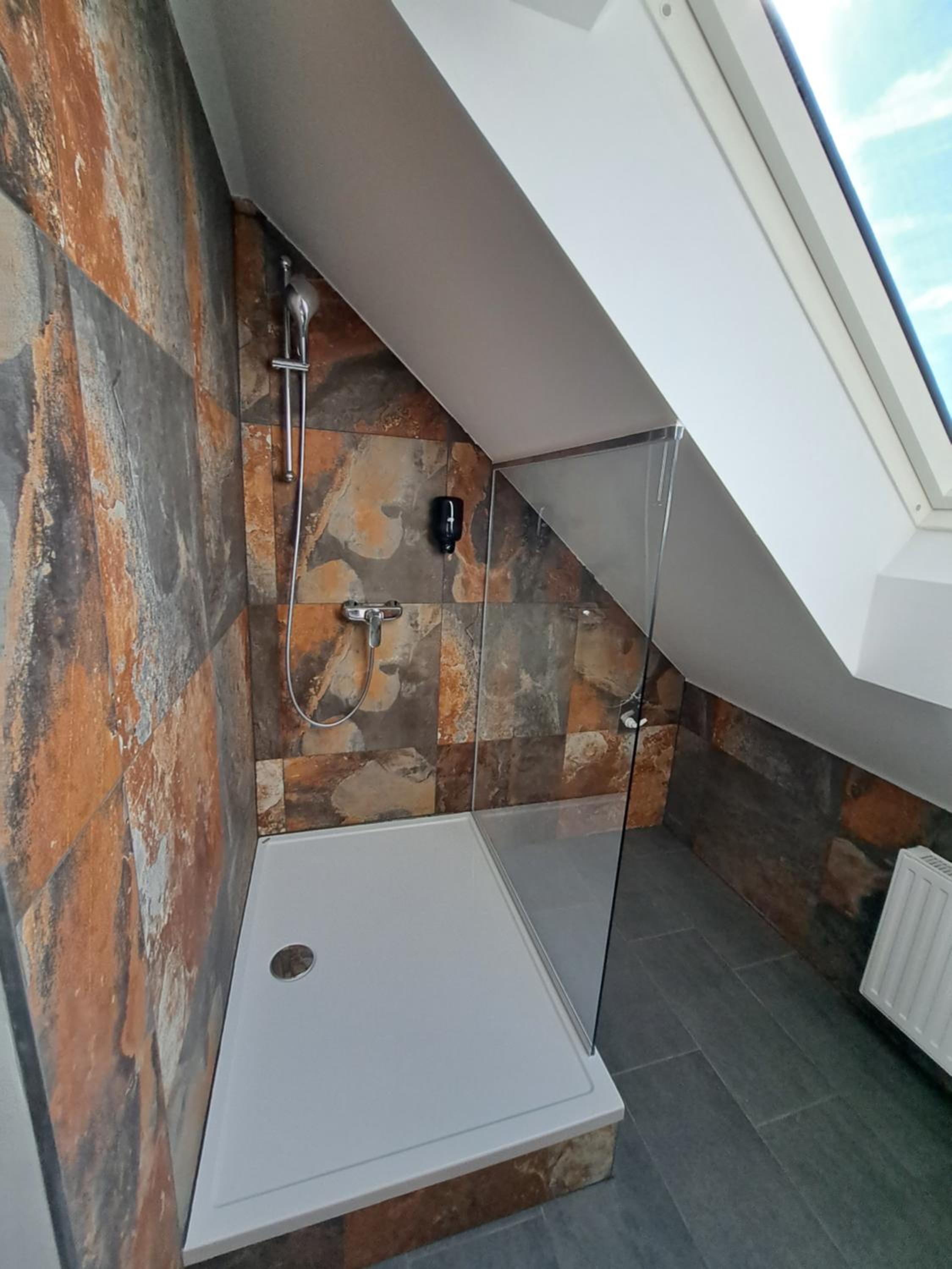 Apartment with Terrace - Photo 17