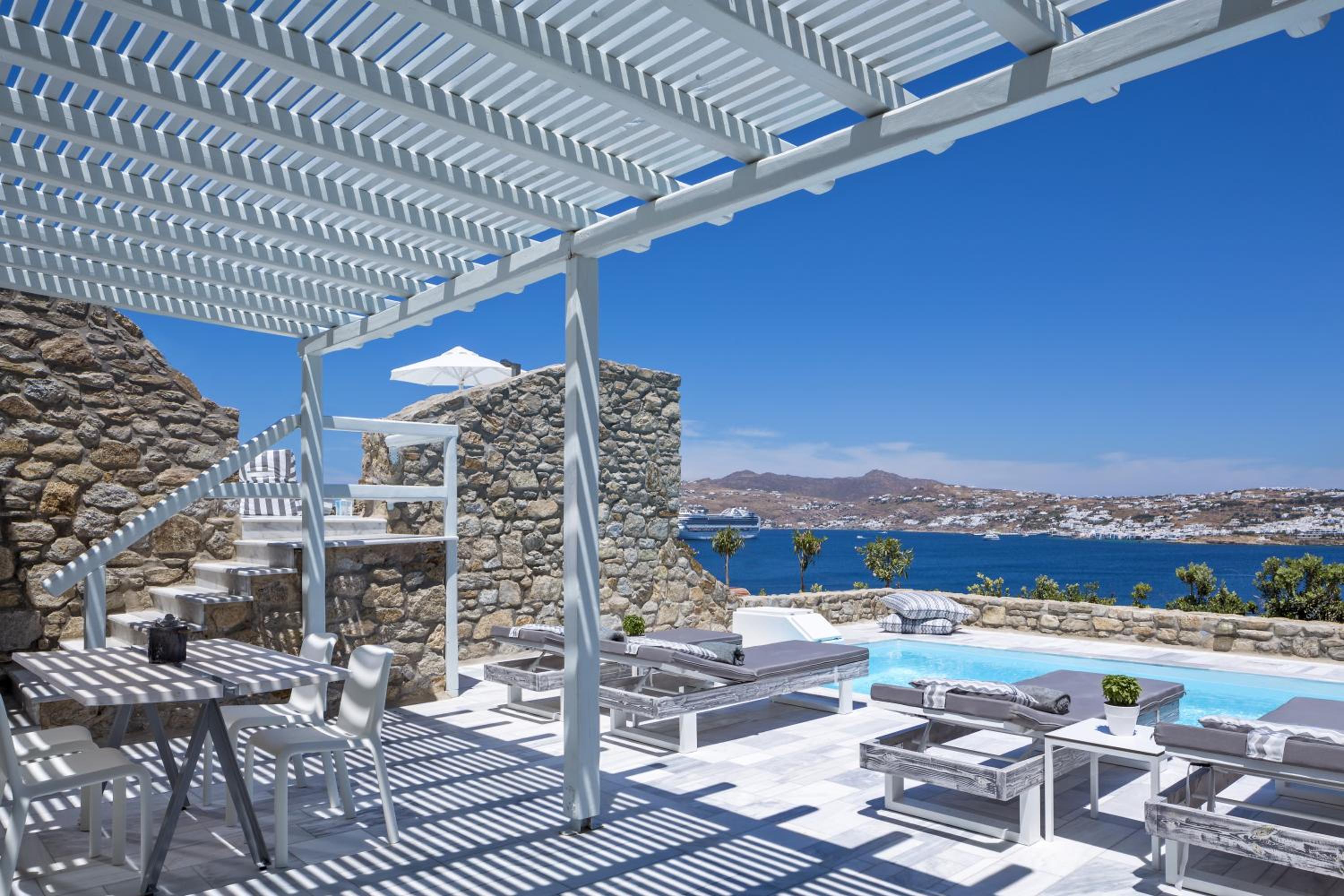 Two-Bedroom Suite with Private Pool and Sea View - Photo 8