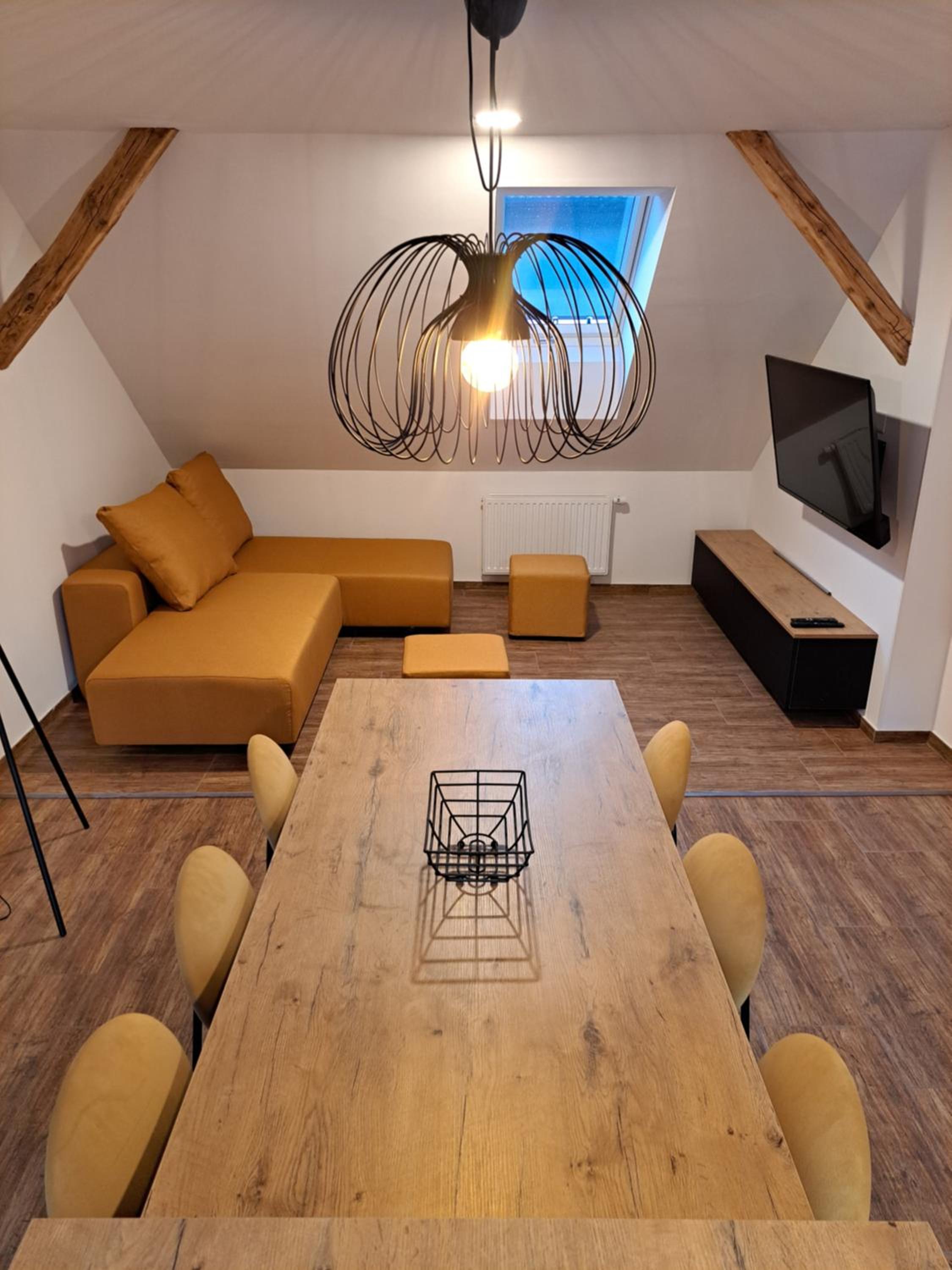 Apartment with Terrace - Photo 13