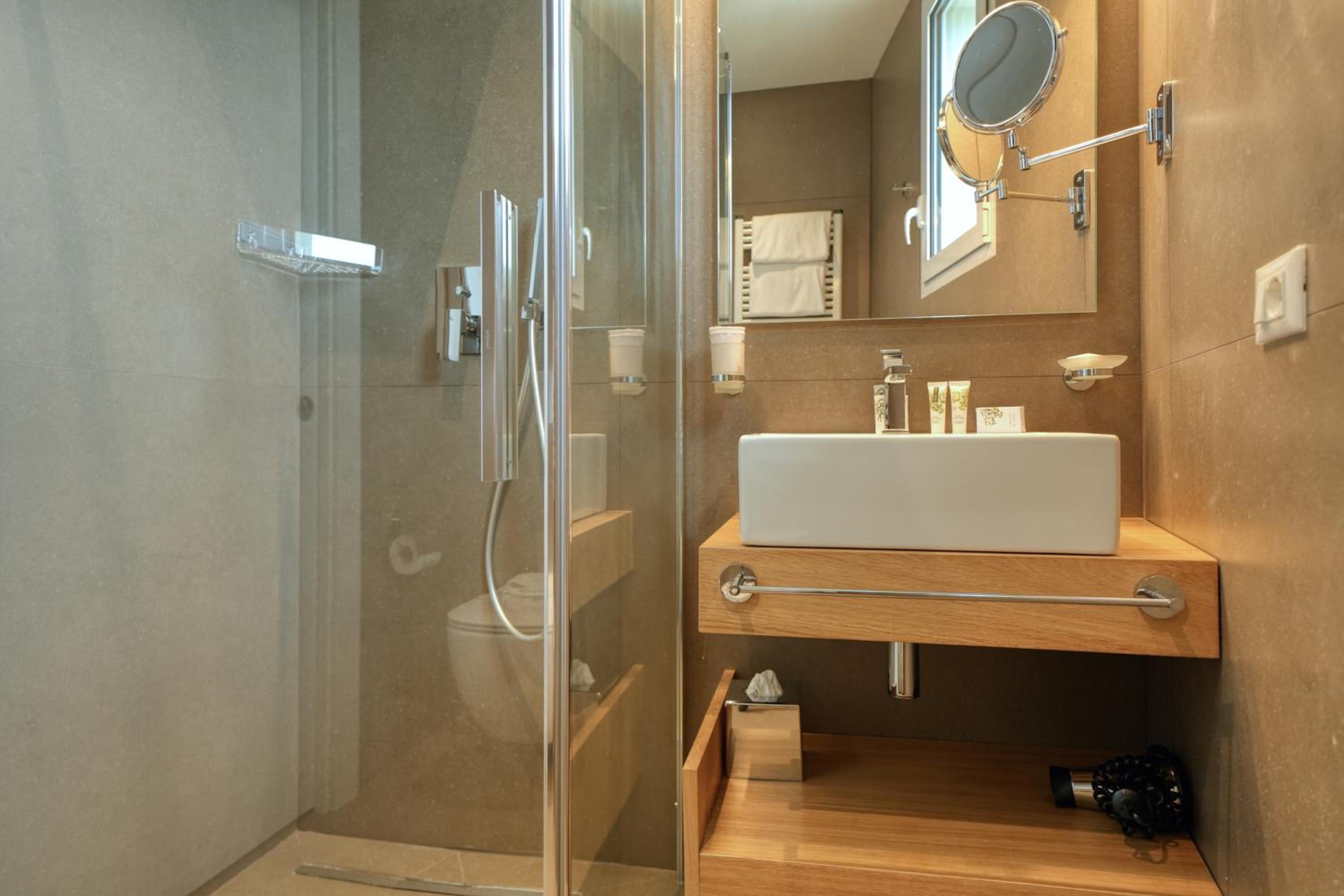 Deluxe Suite photo 3
