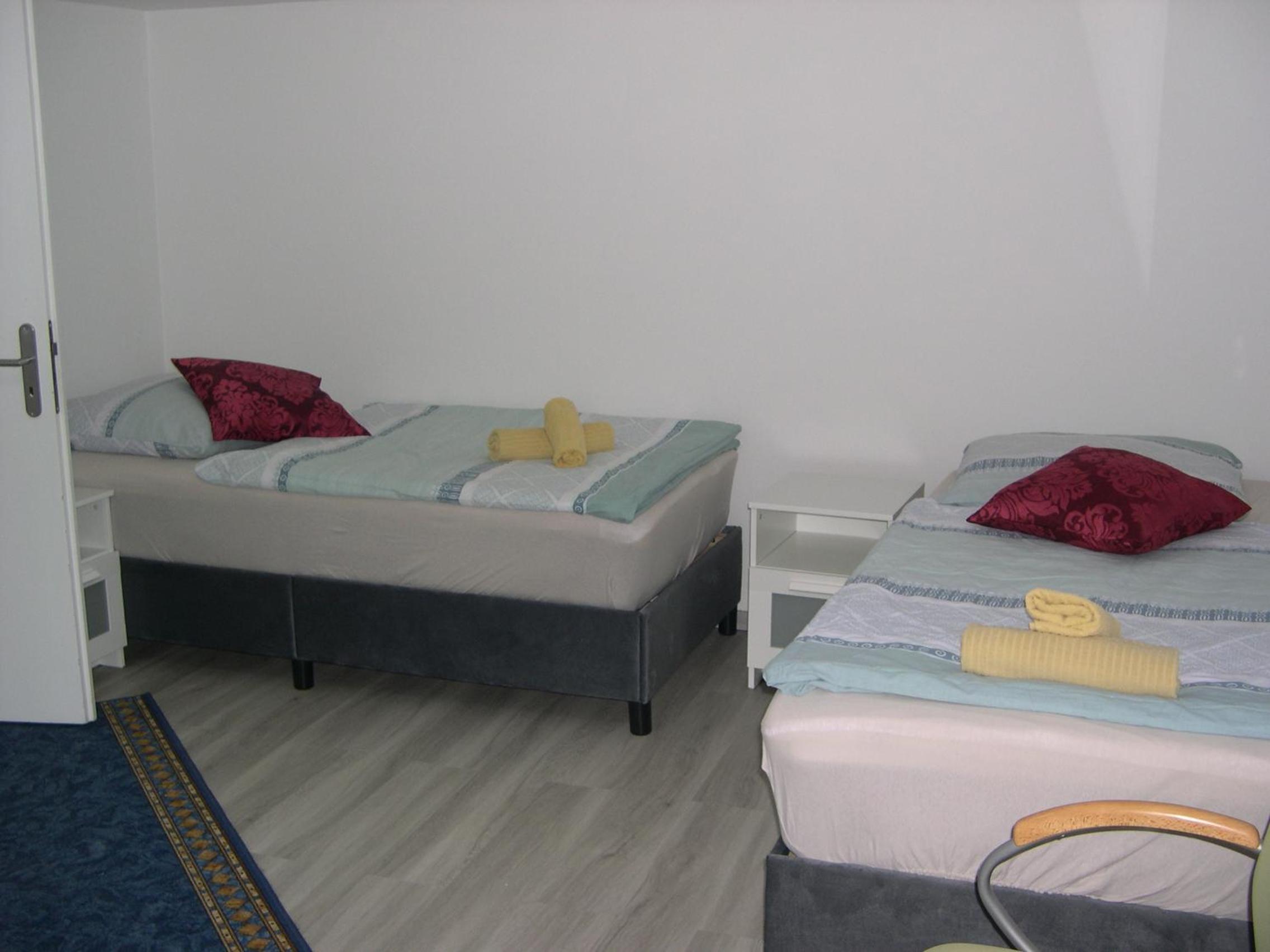 Five-Bedroom House photo 1