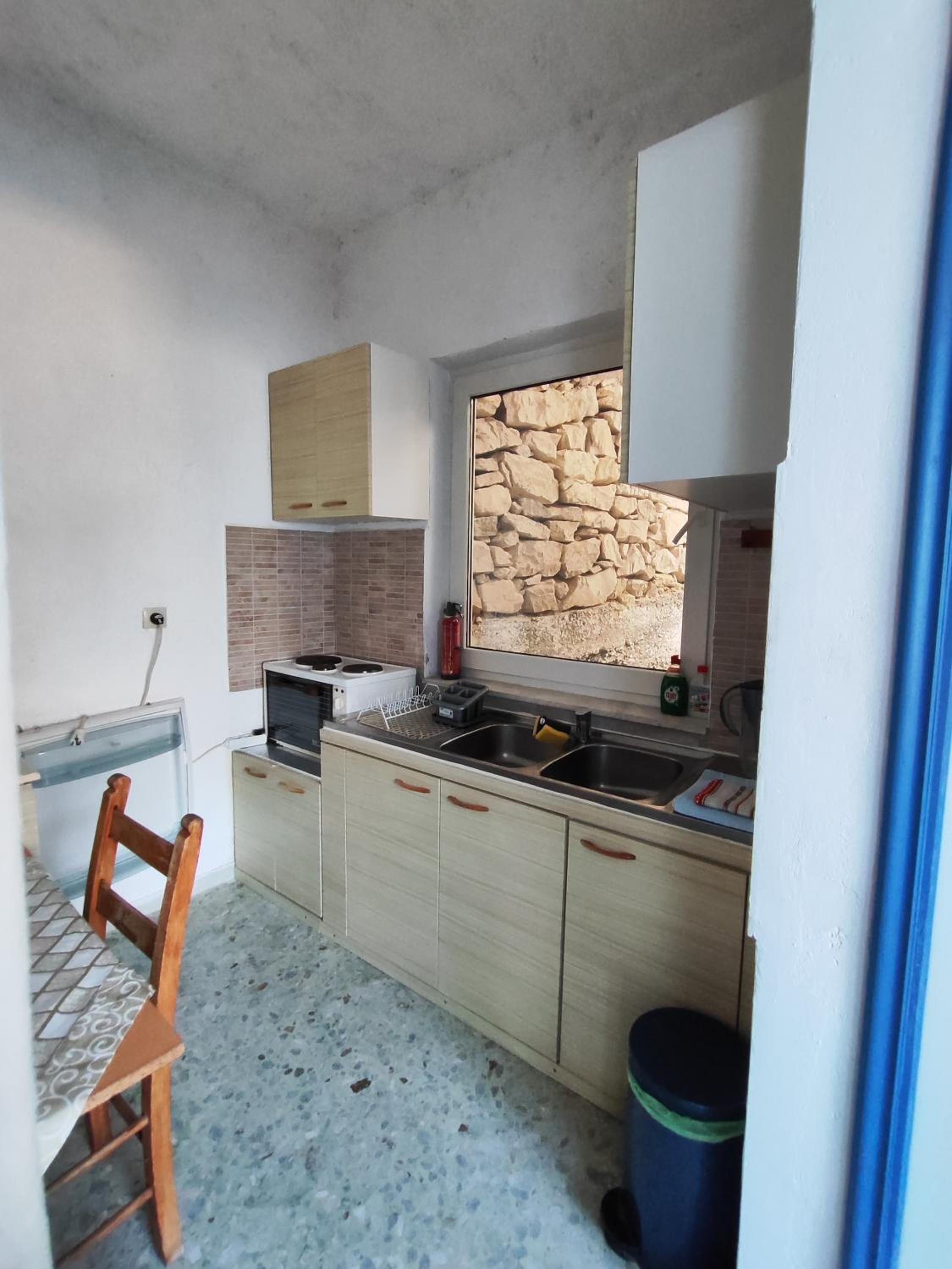 Large Double Room - Photo 8