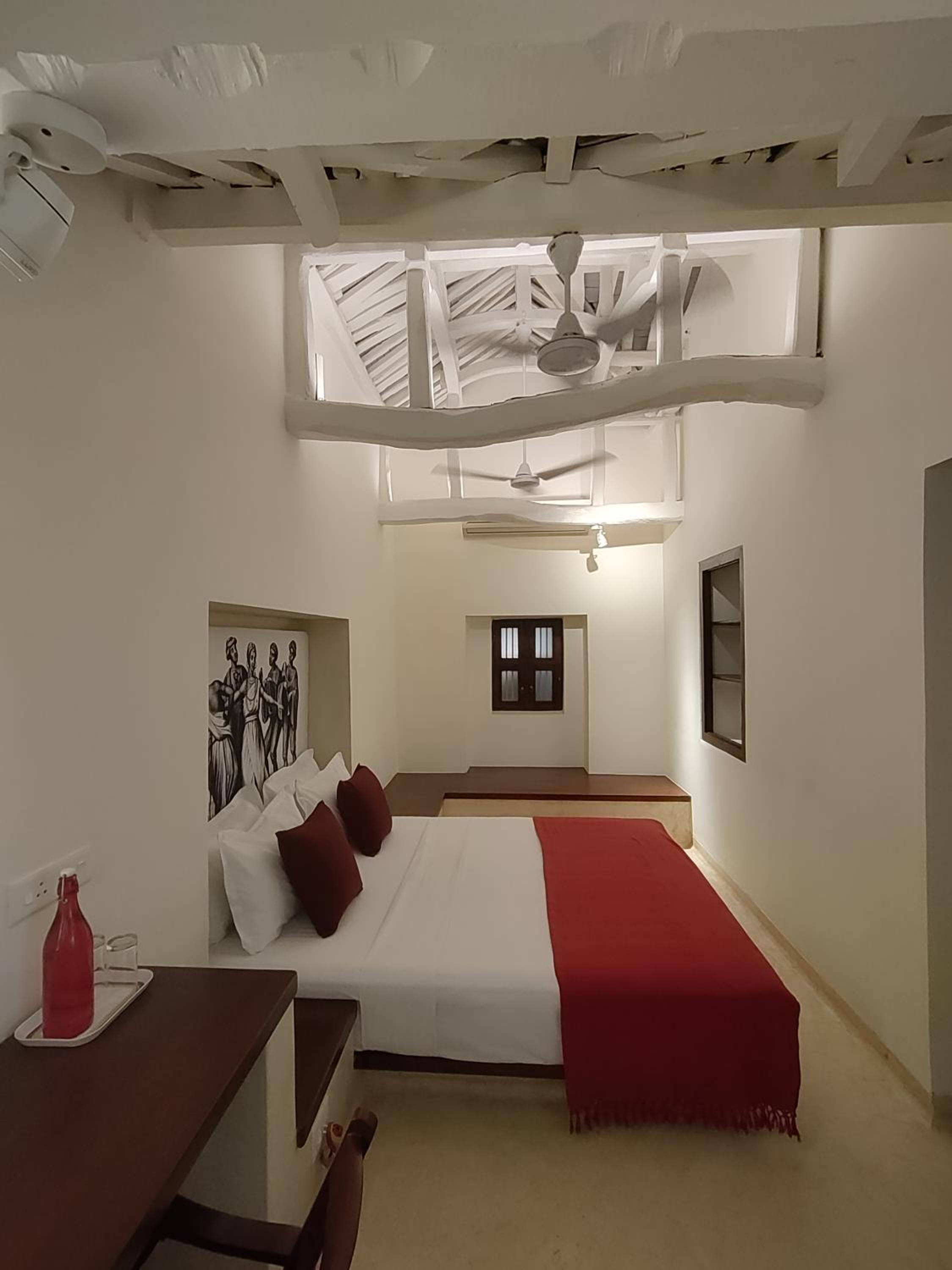Standard King Room - Photo 4