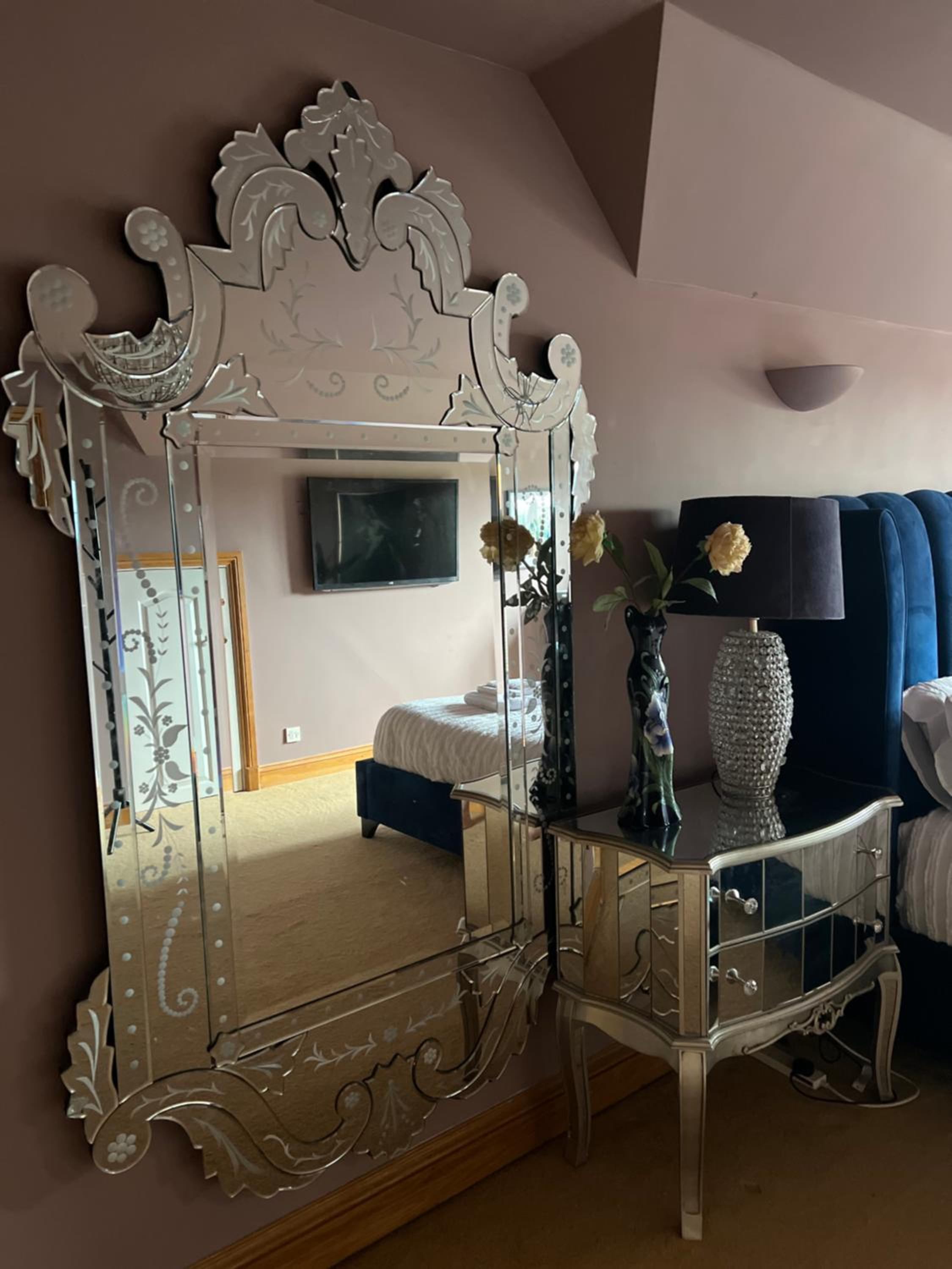 Deluxe King Suite photo 3