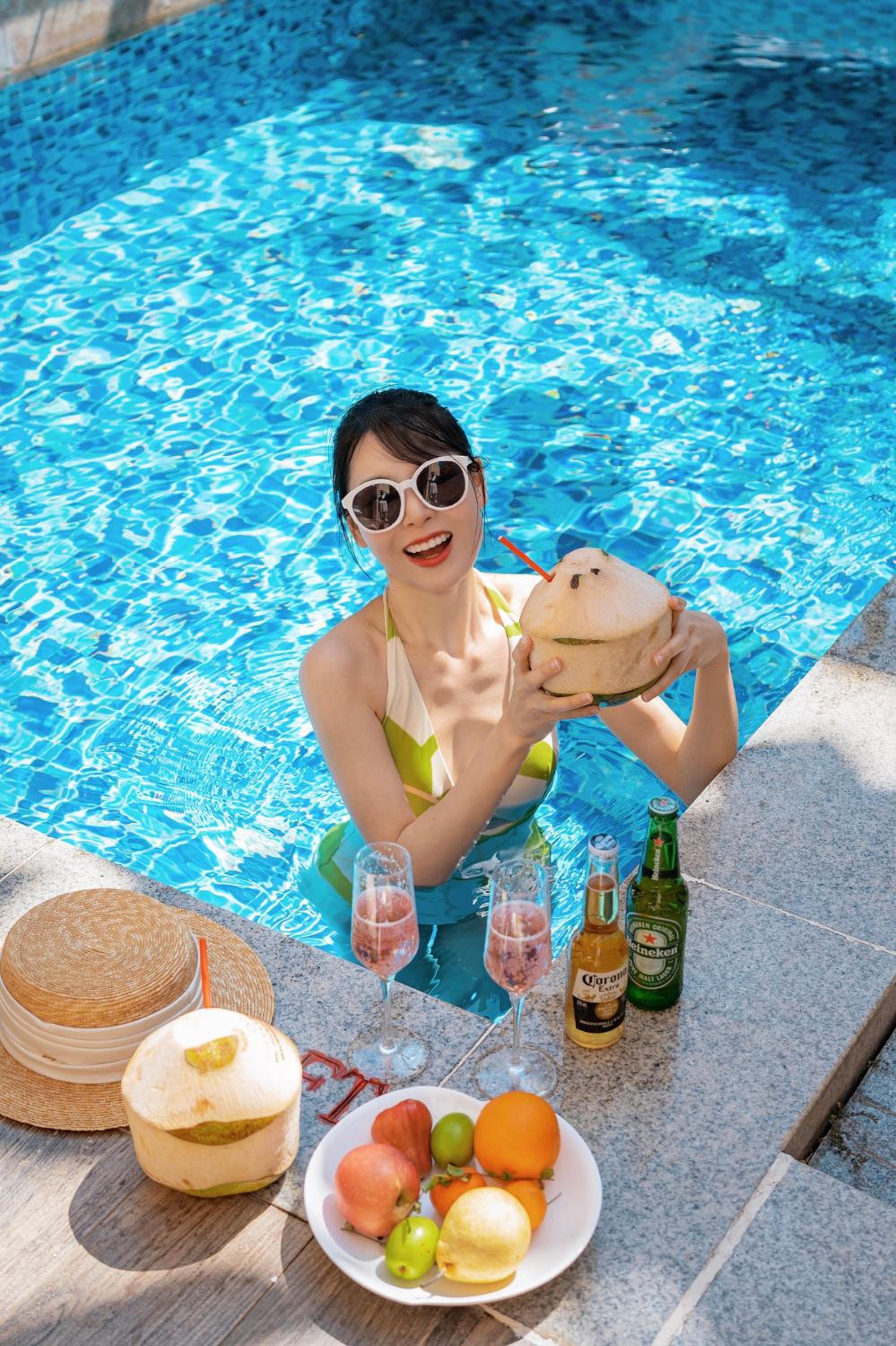 Deluxe Pool Access King
