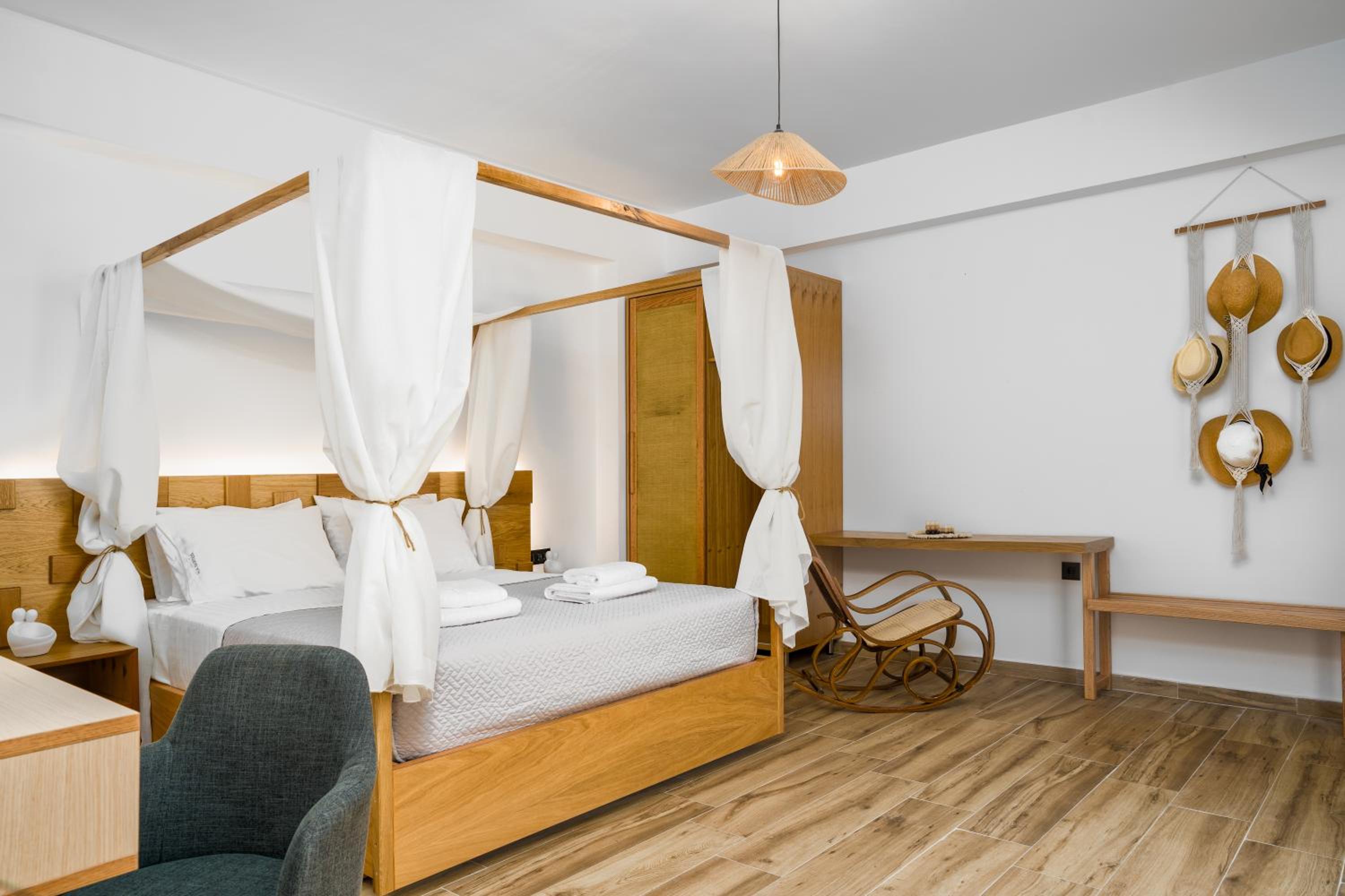 Deluxe Suite with Spa Bath photo 1