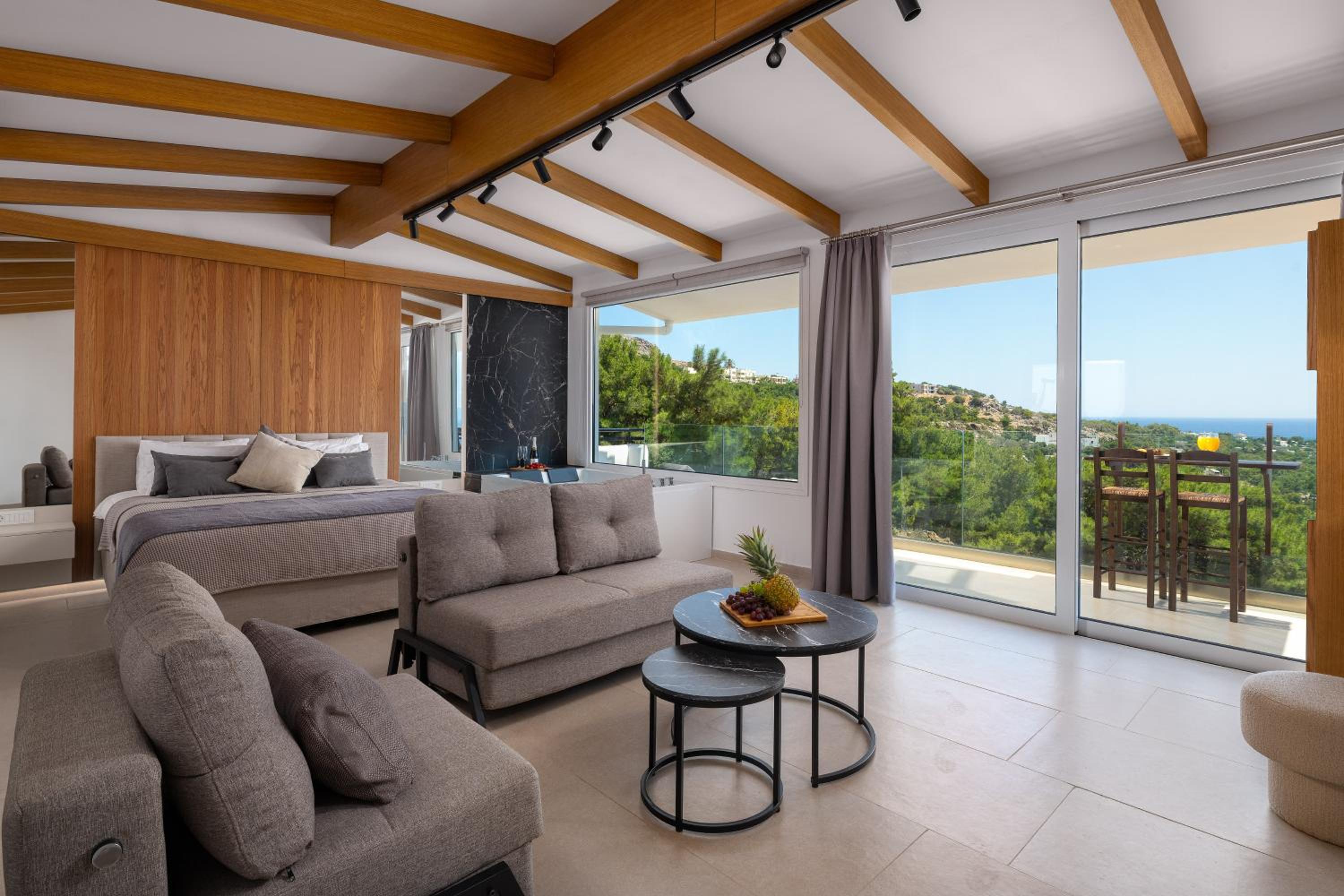 Suite with Hot Tub