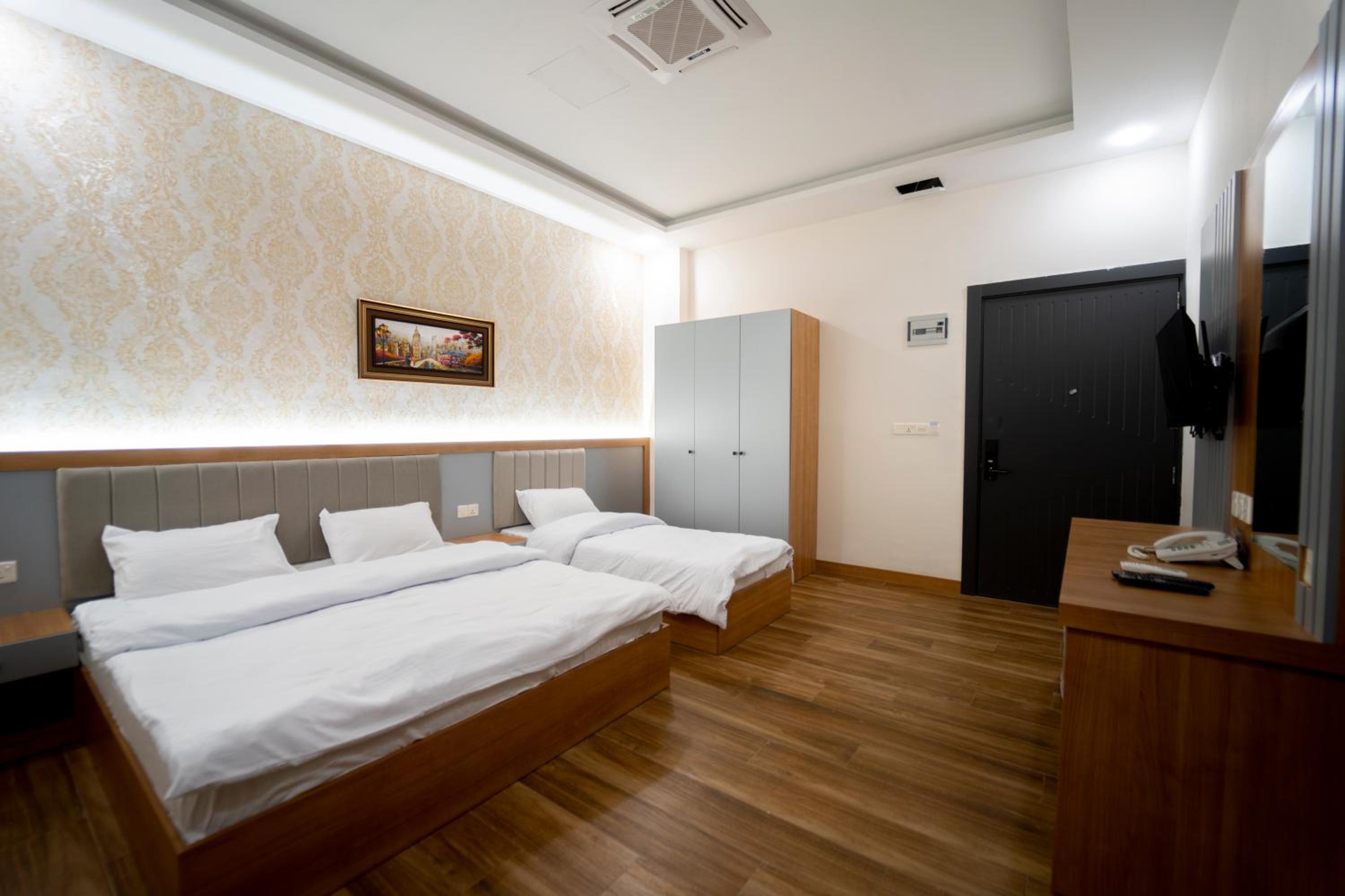 Basic Triple Room photo 3