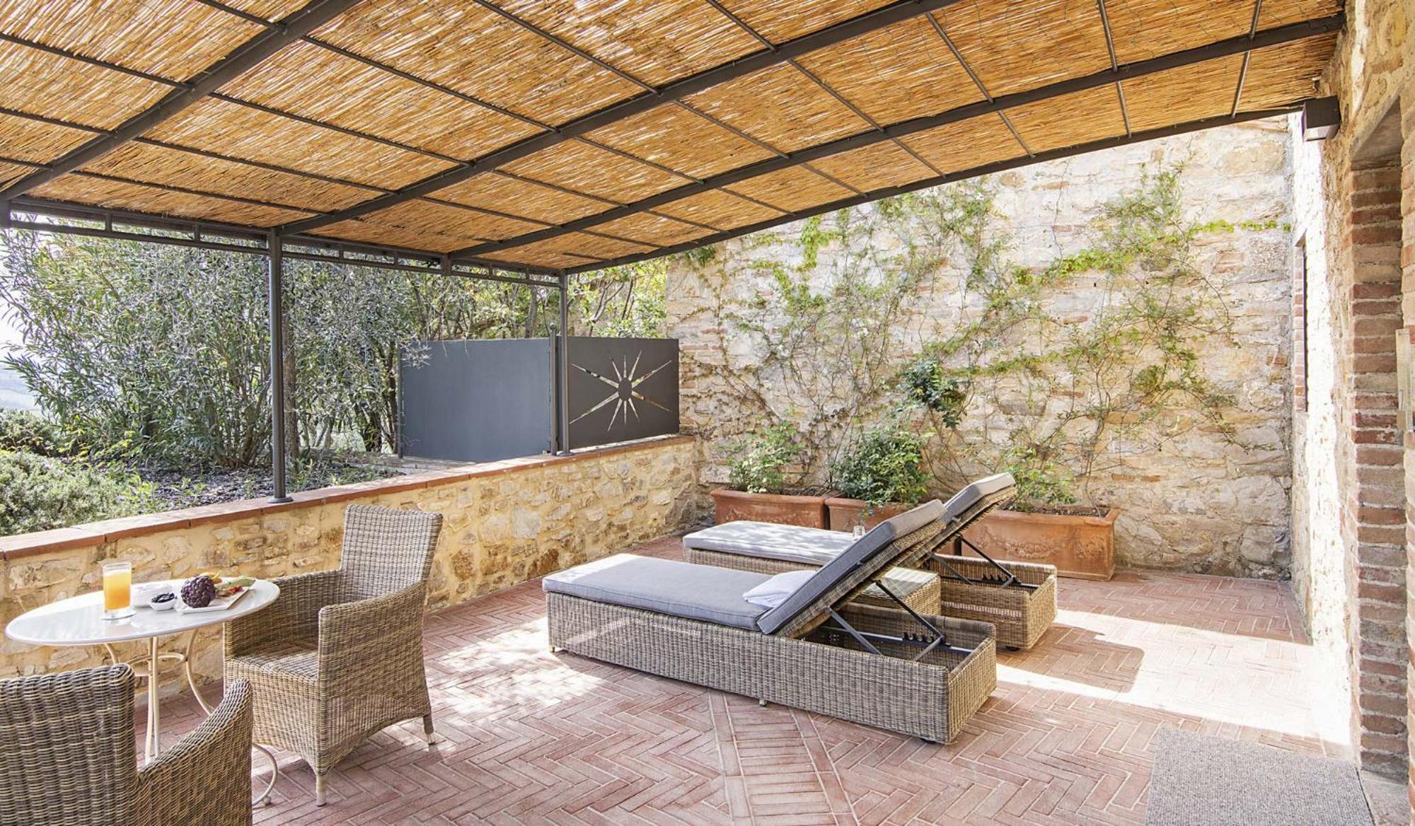 Standard Double with Patio photo 3