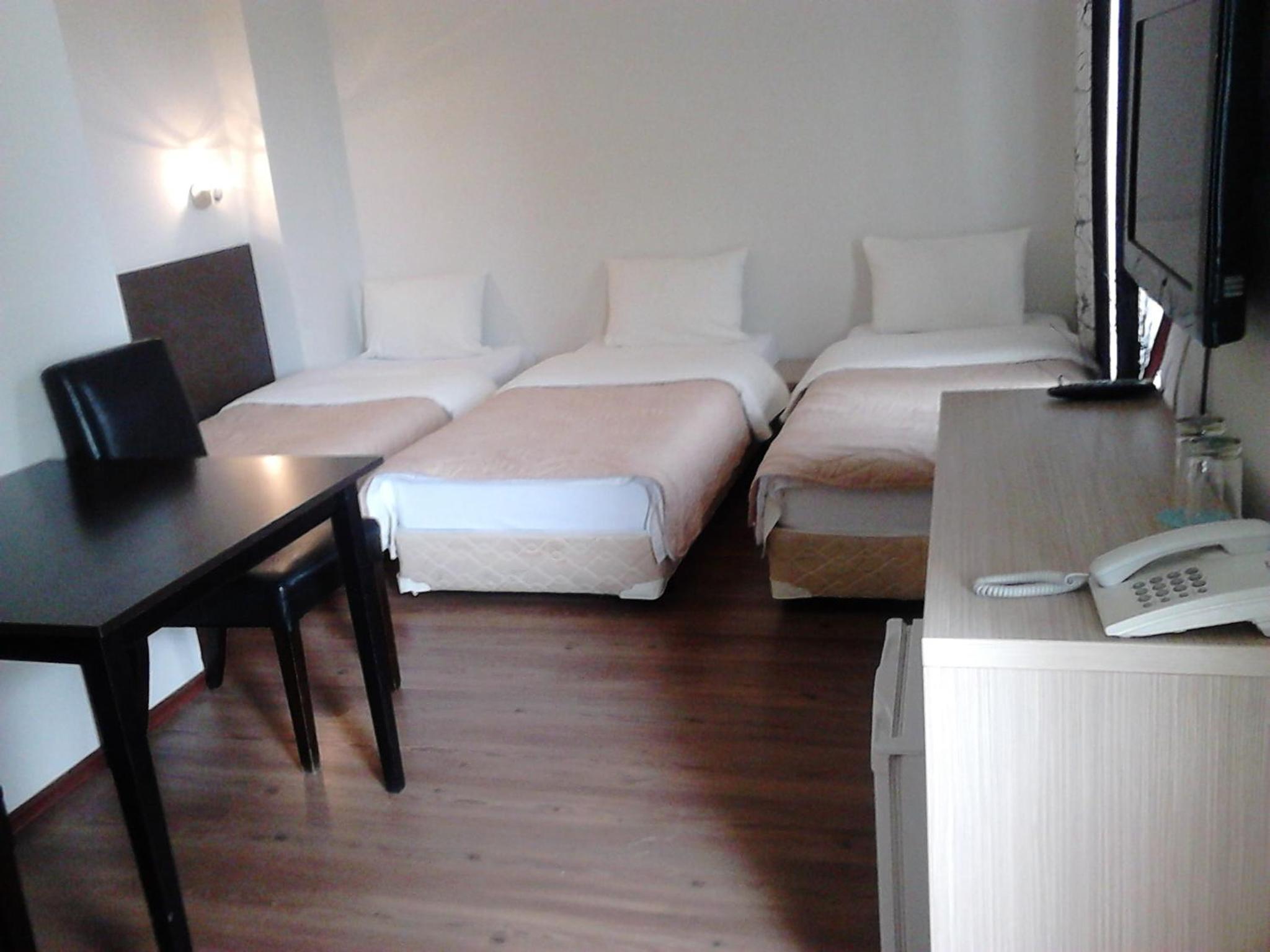 Quadruple Room - Photo 36