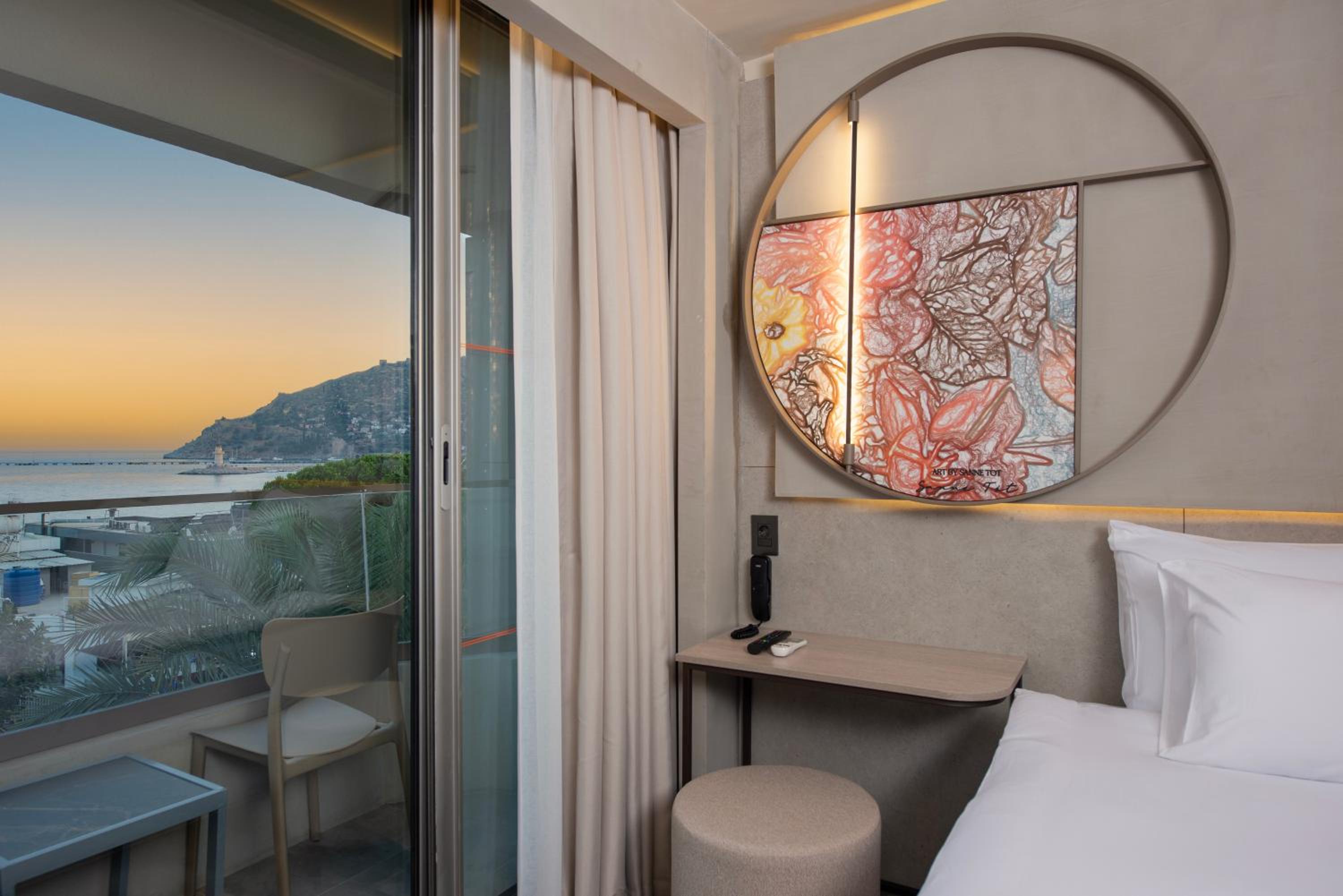 Double or Twin Room with Balcony thumbnail 6