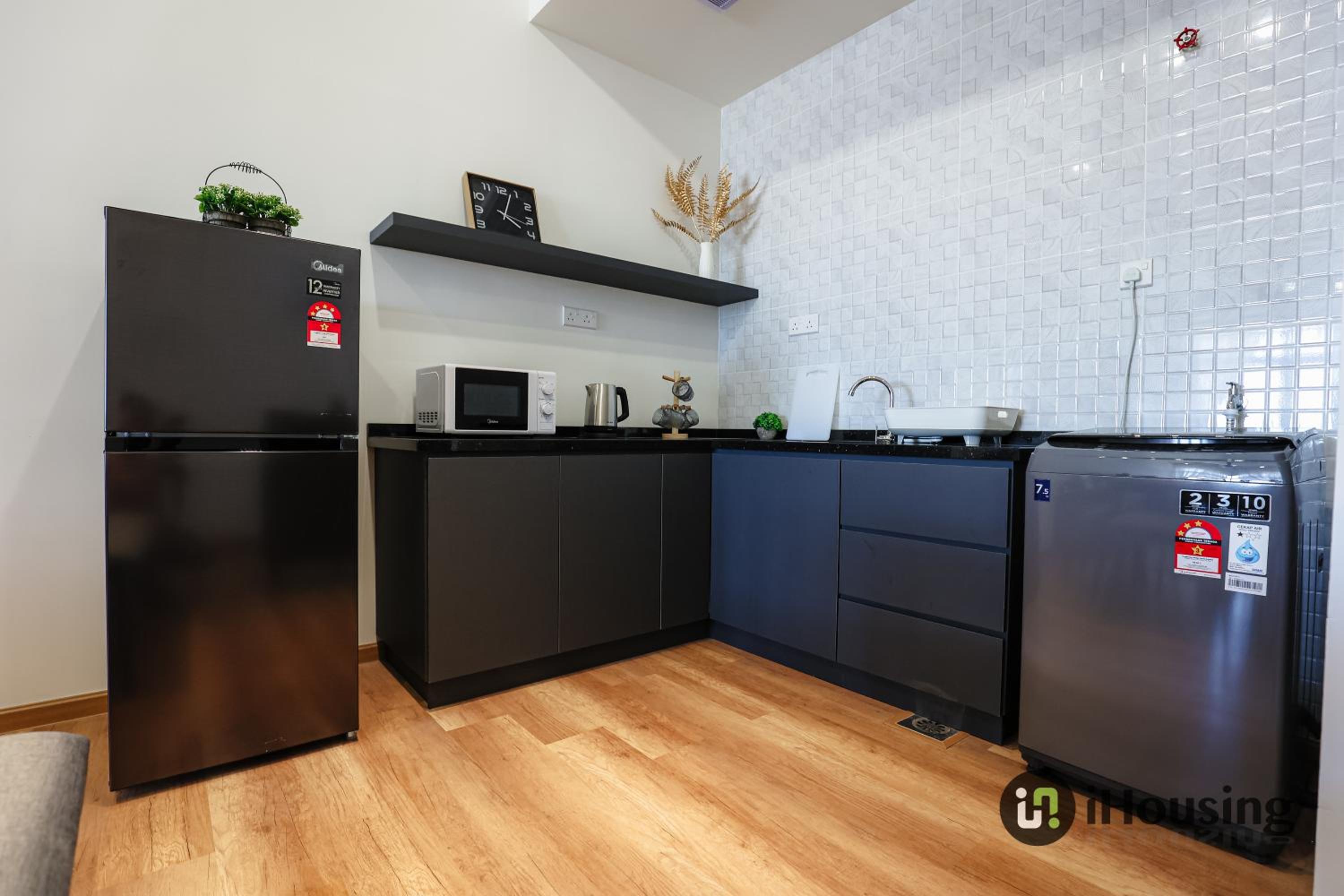 Studio Apartment - Photo 5
