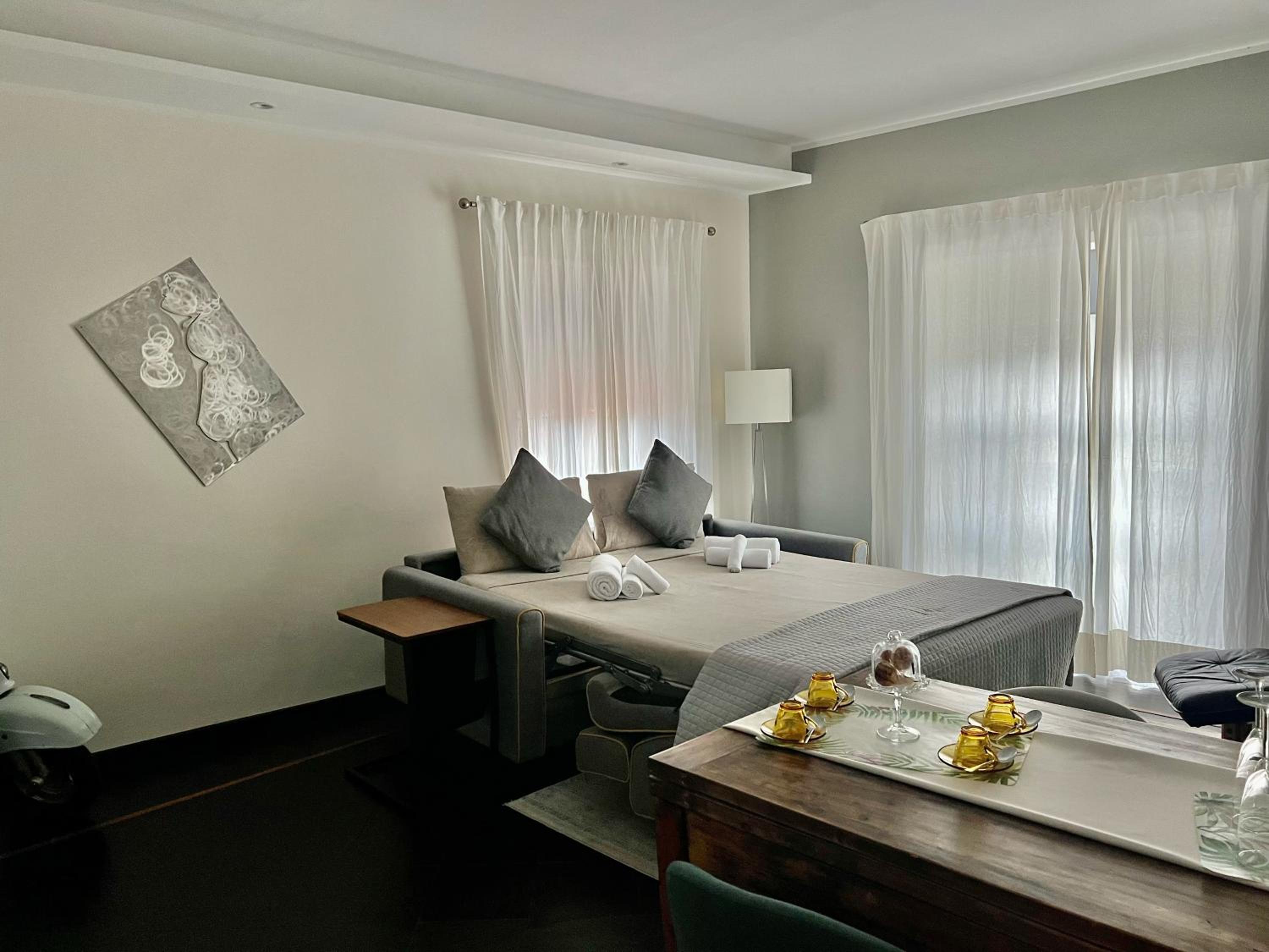 One-Bedroom Apartment - Photo 5