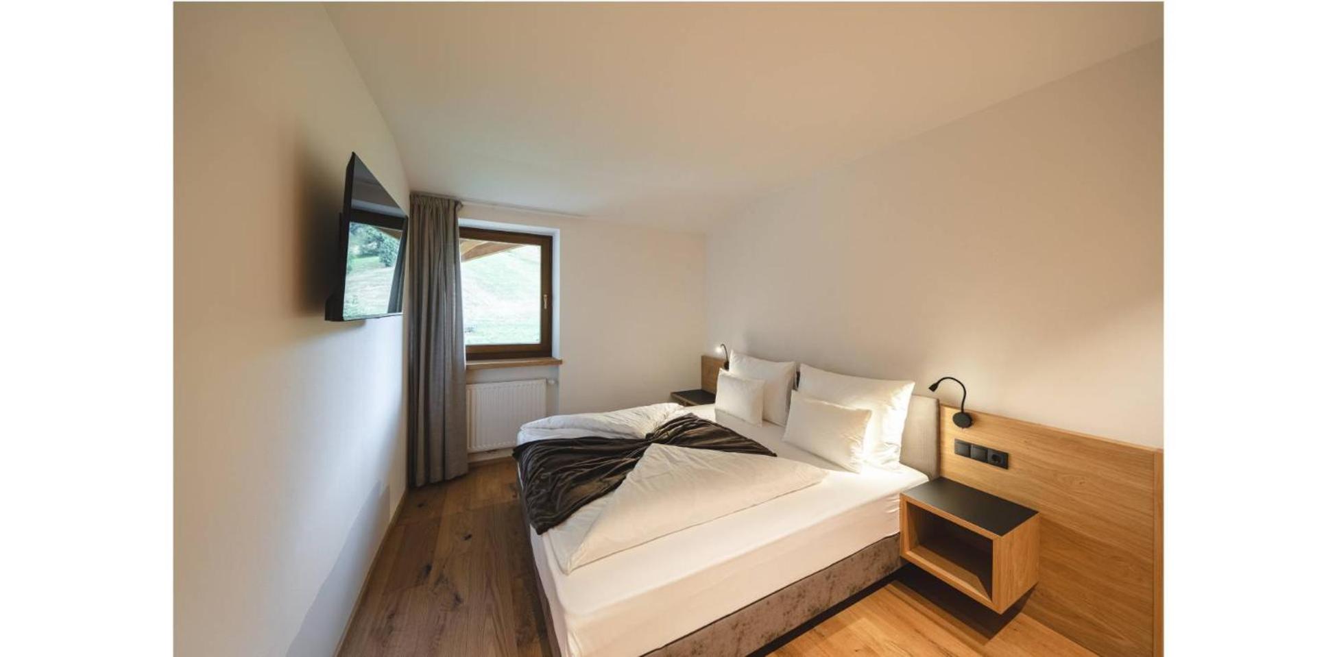 Two-Bedroom Suite - Photo 7