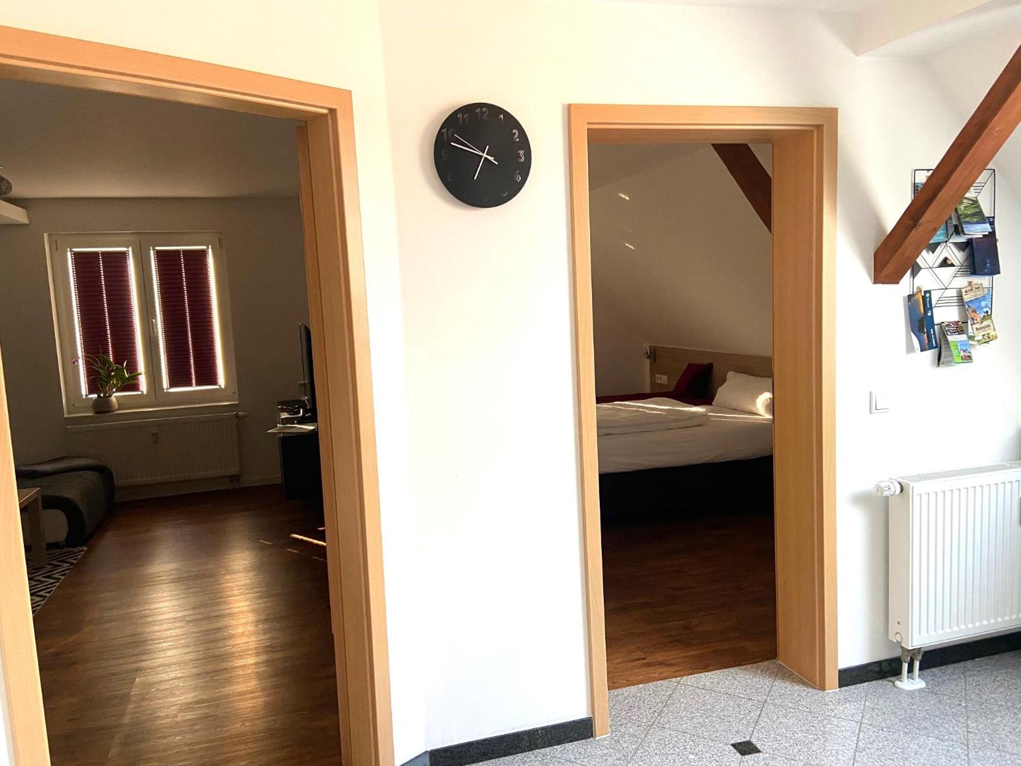 One-Bedroom Apartment - Photo 2