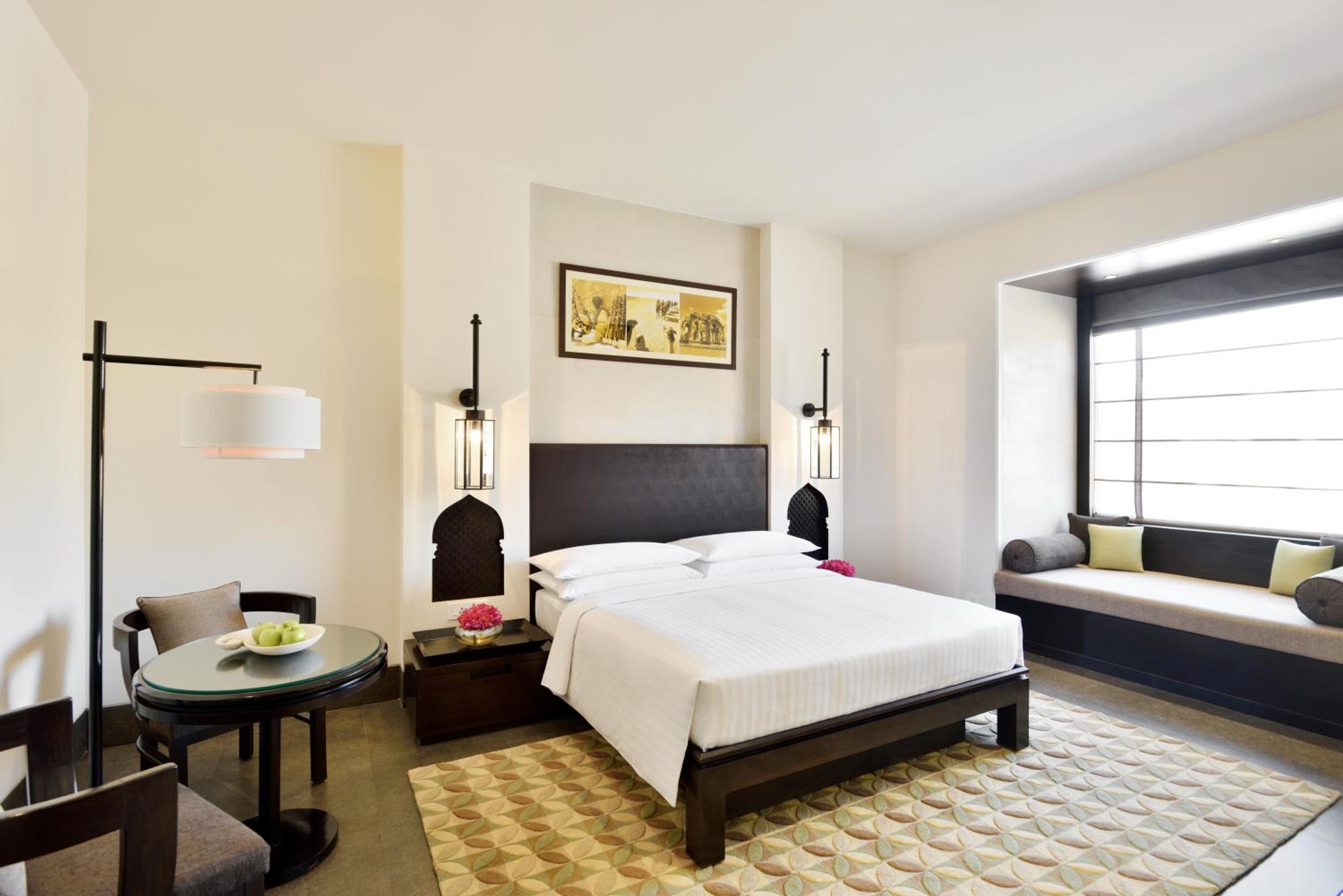 Deluxe Room with 4 Pints of Beer & INR 1000 Hotel Credit and complimentary Hi-Tea photo 1