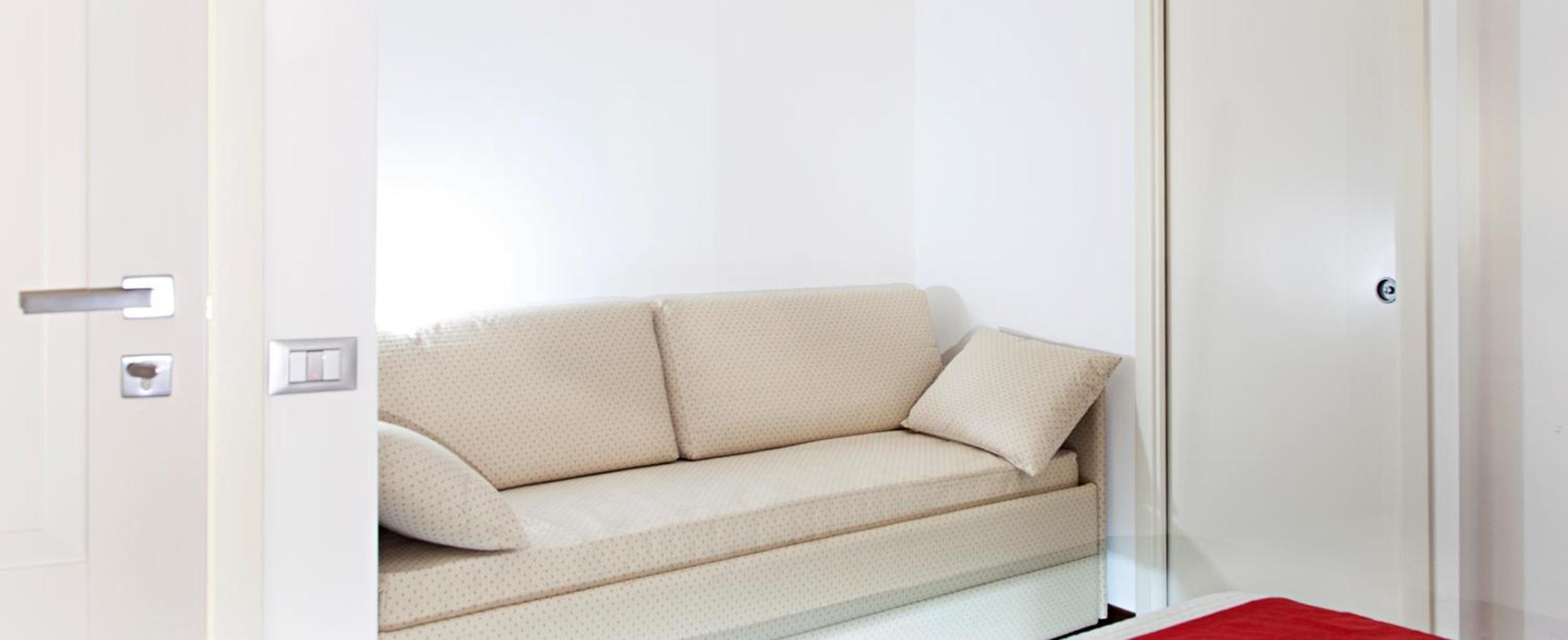 Budget Double Room - Photo 6