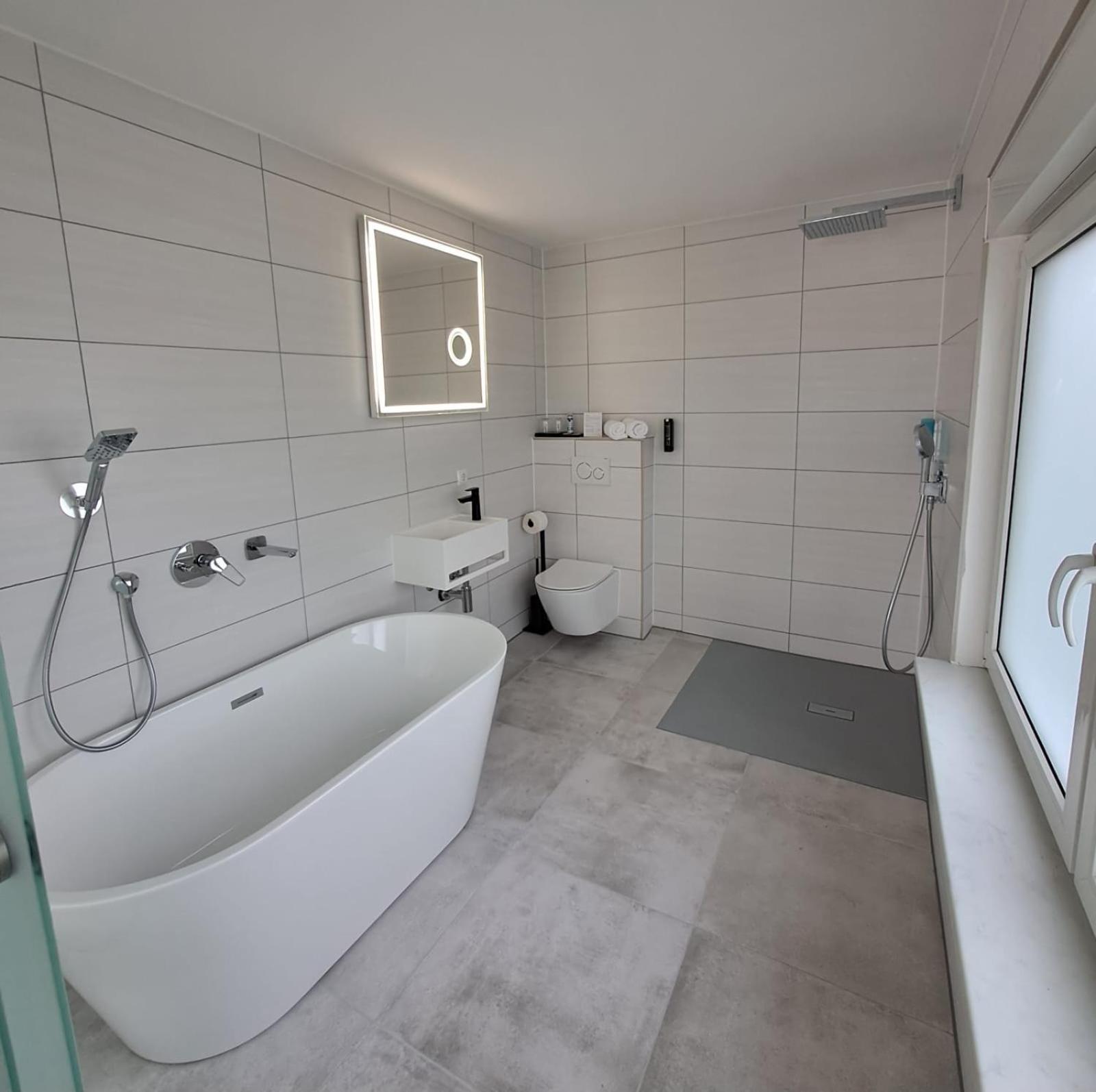 Deluxe Double Room with Bath photo 3
