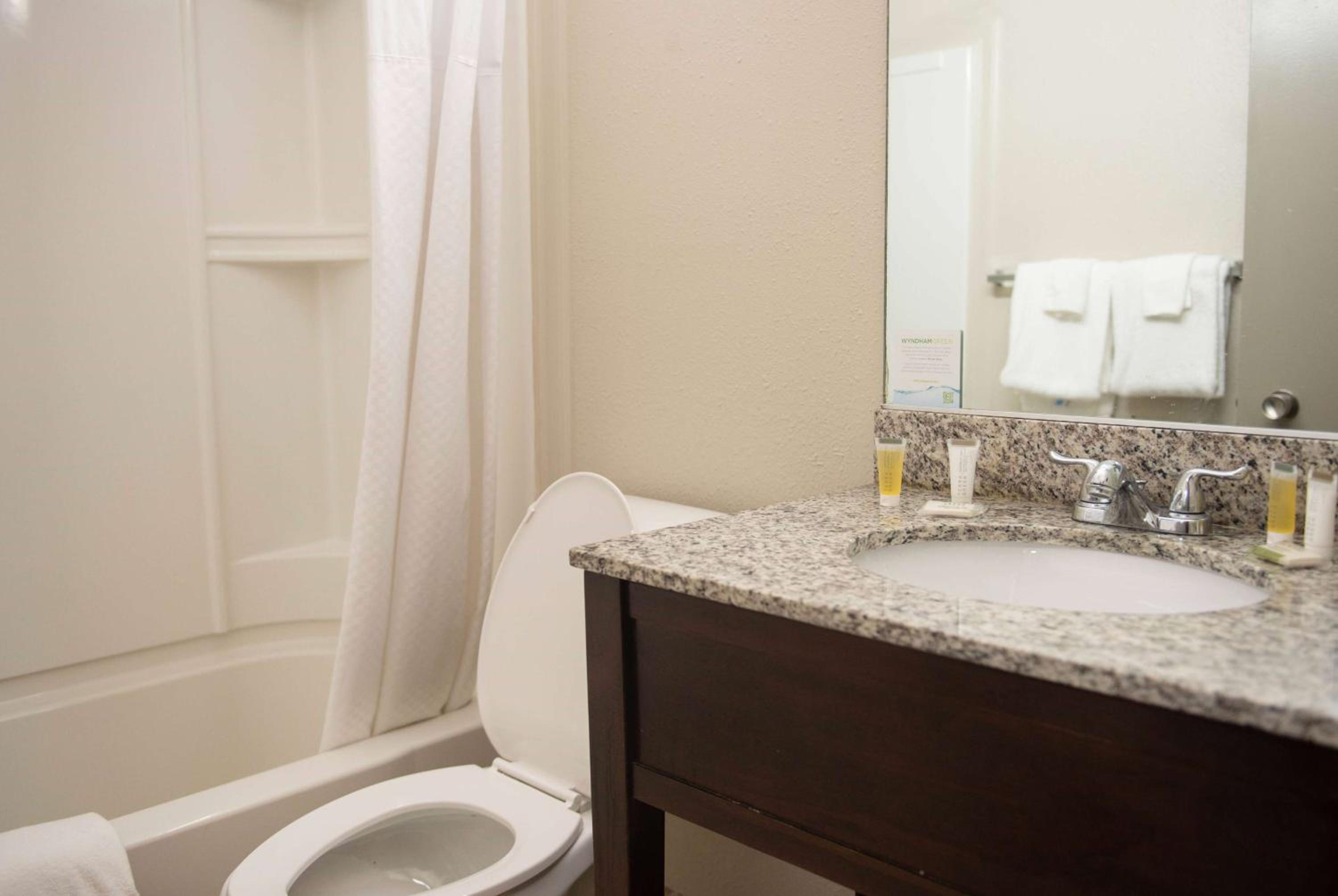 Superior King Room - Non-Smoking - Photo 10