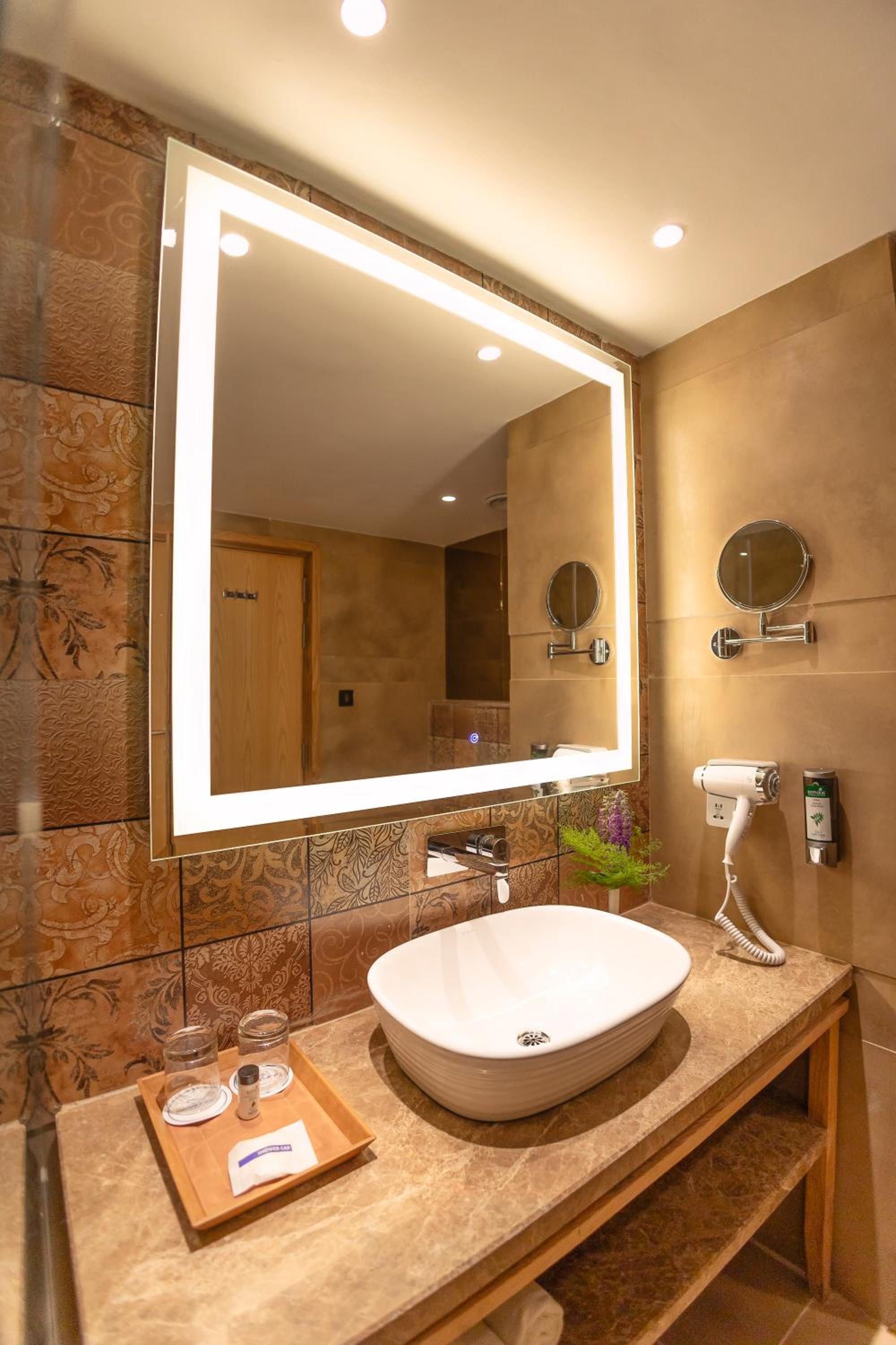 Superior Double Room ( No View  and  No Balcony)   - Photo 3