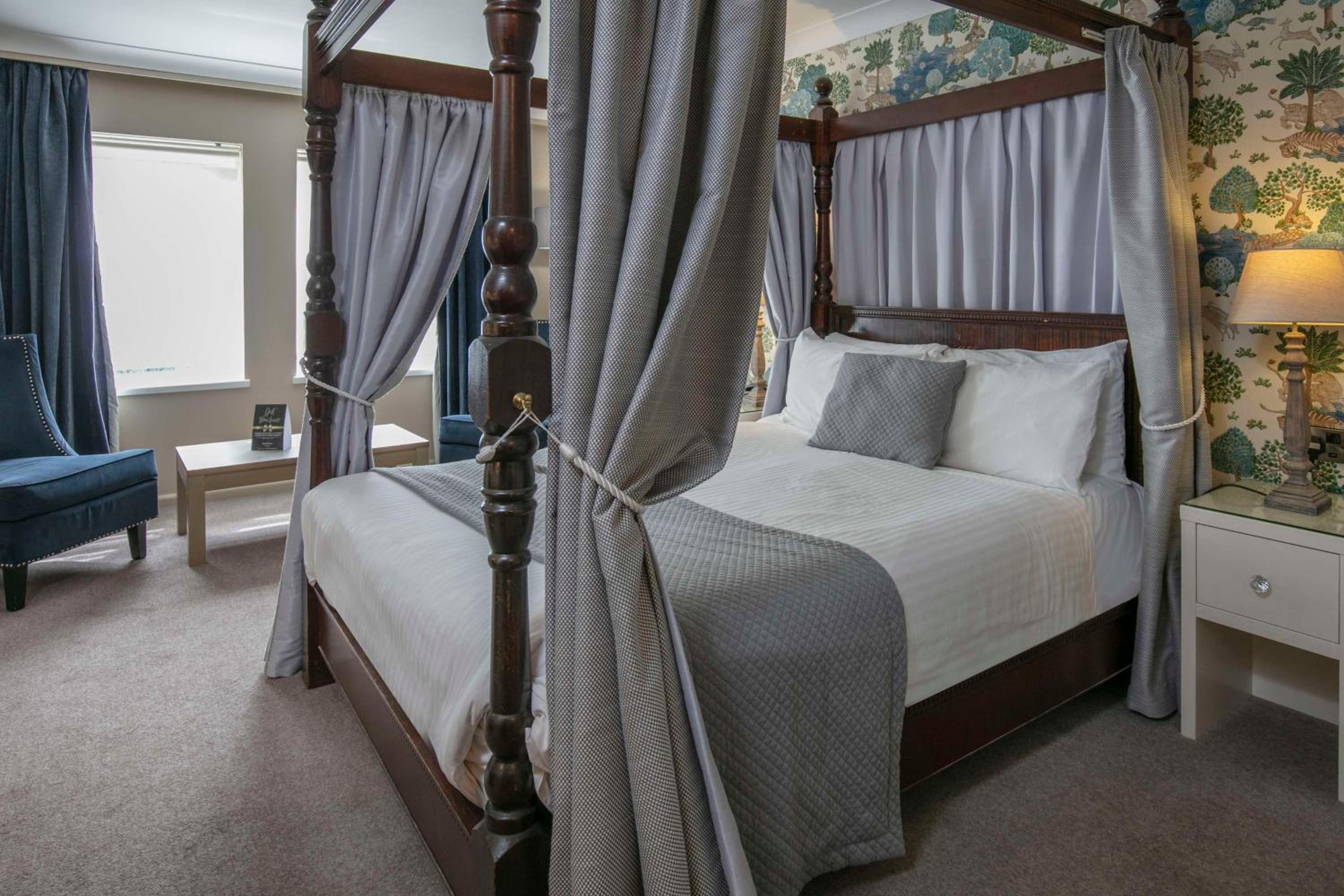 Superior Double Room with Four Poster Bed - Non-Smoking