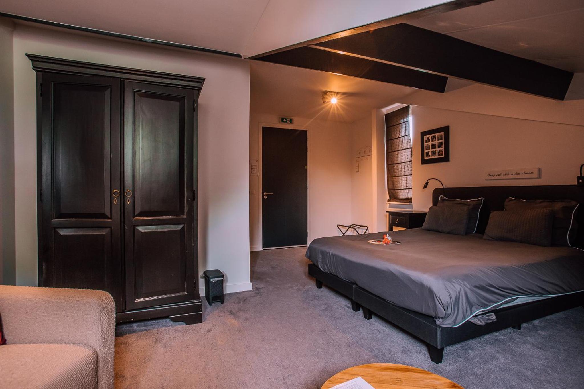 Deluxe King Room photo 3
