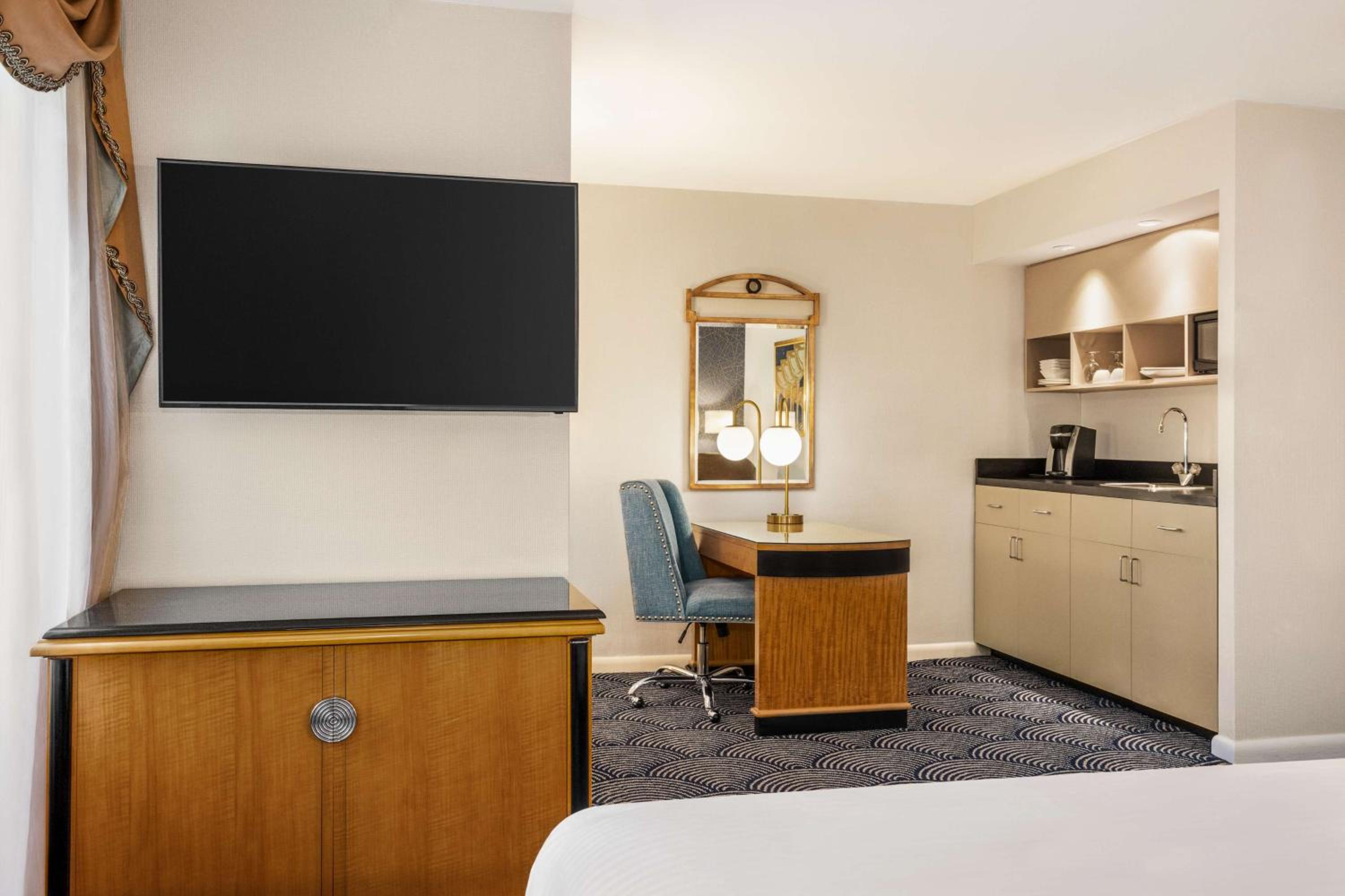 King Room with Kitchenette