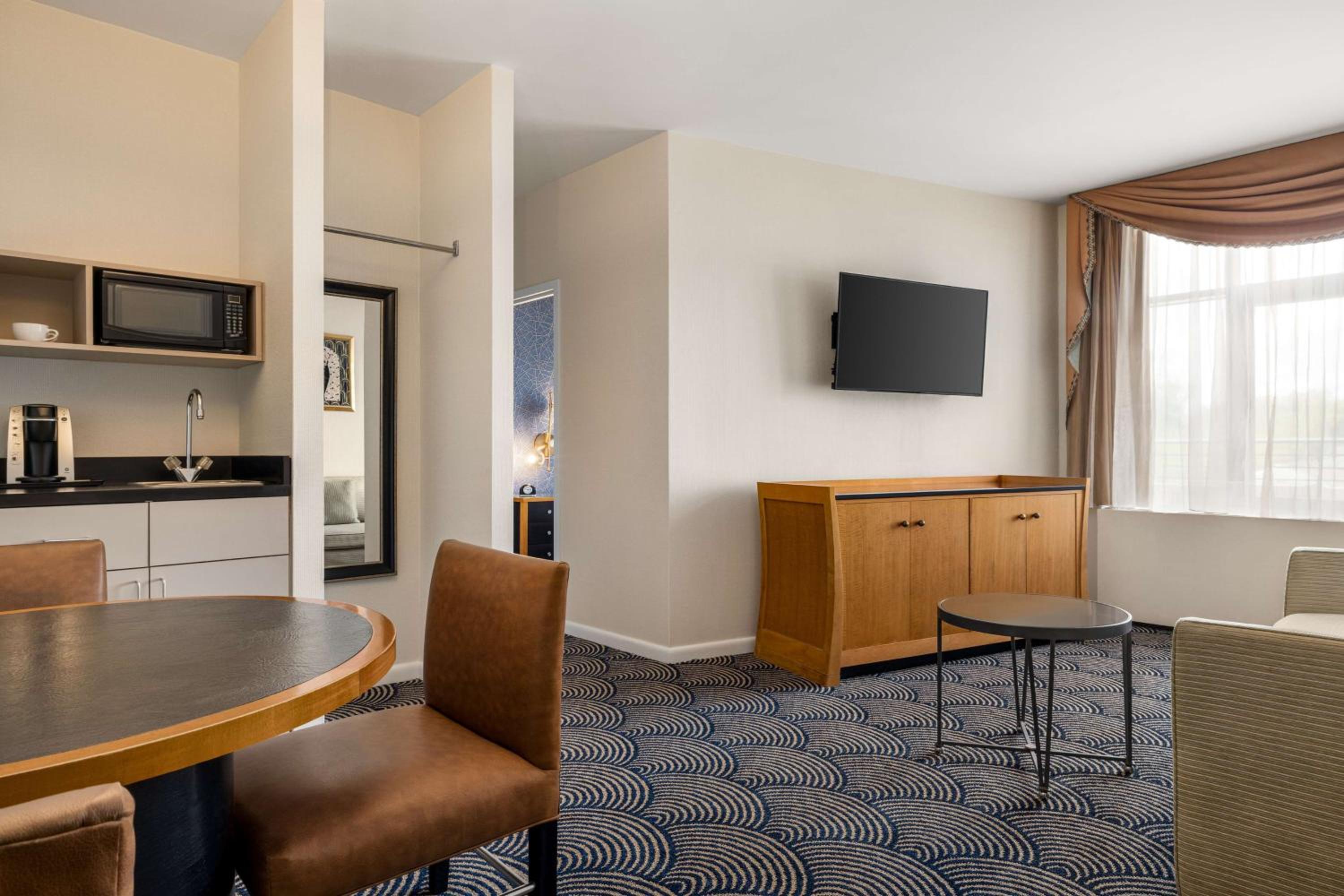 Superior King Suite with Kitchenette