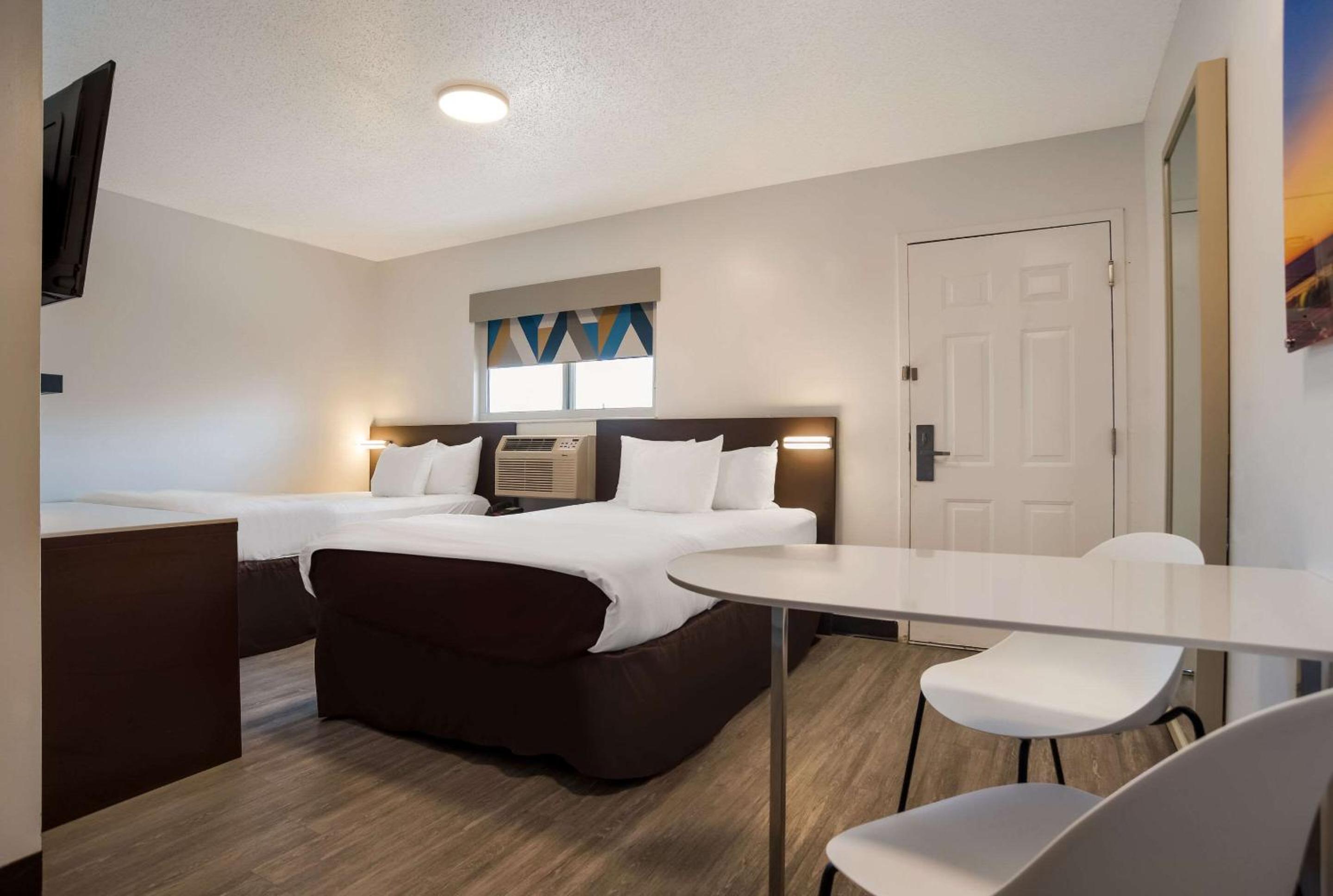 Double Room with Two Double Beds - Non-Smoking - Photo 1
