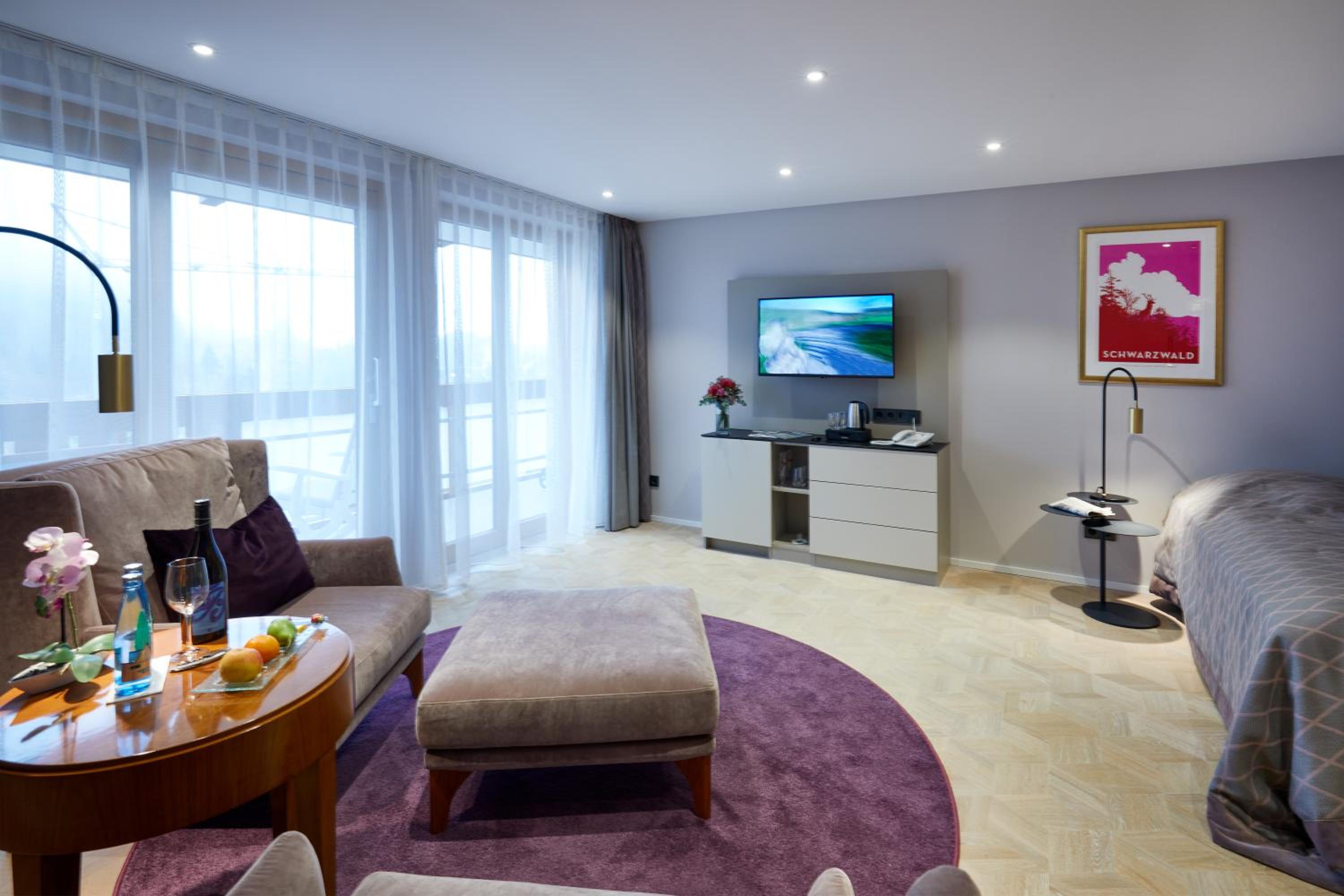 Suite with Hot Tub photo 3