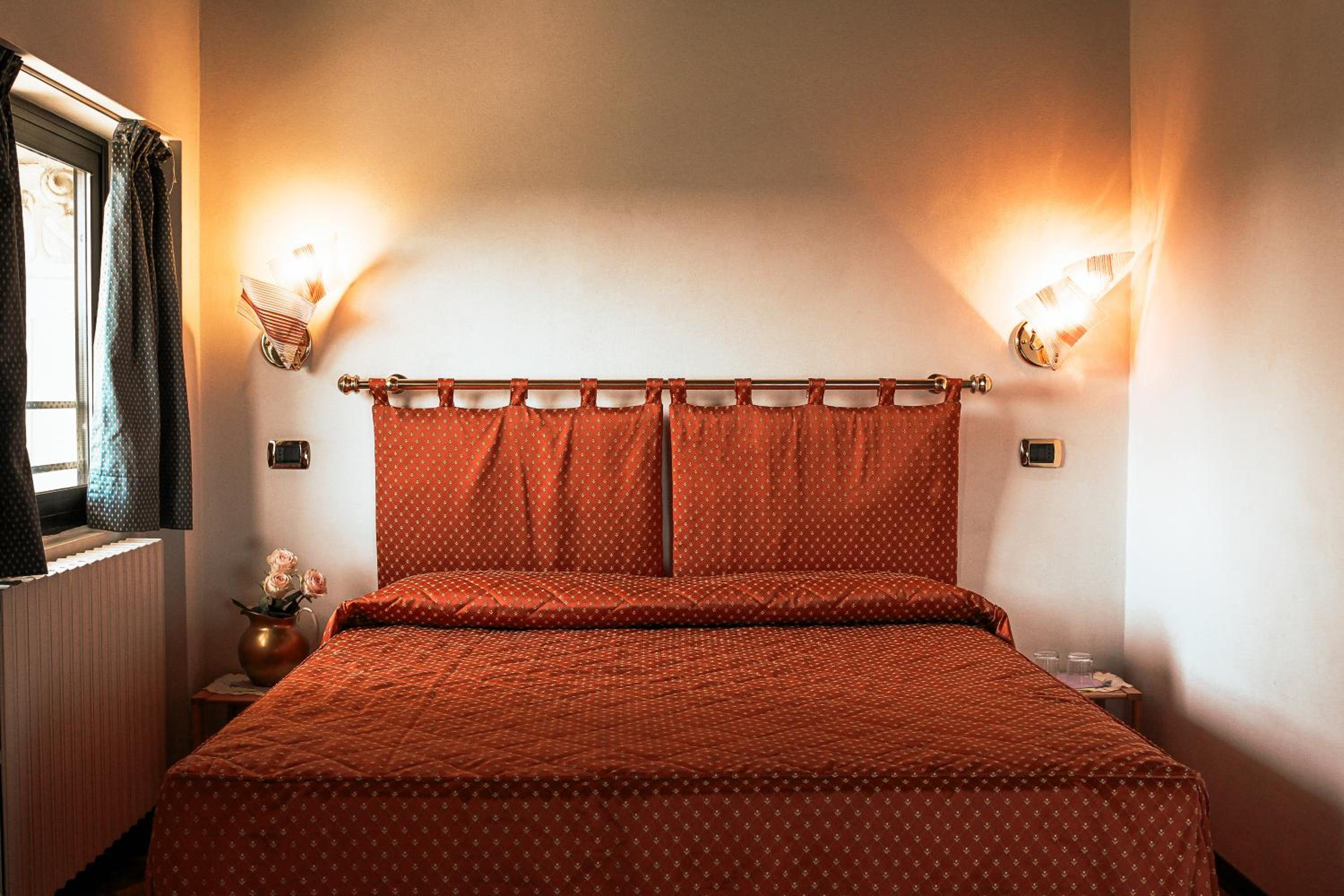 Double Room - Photo 7