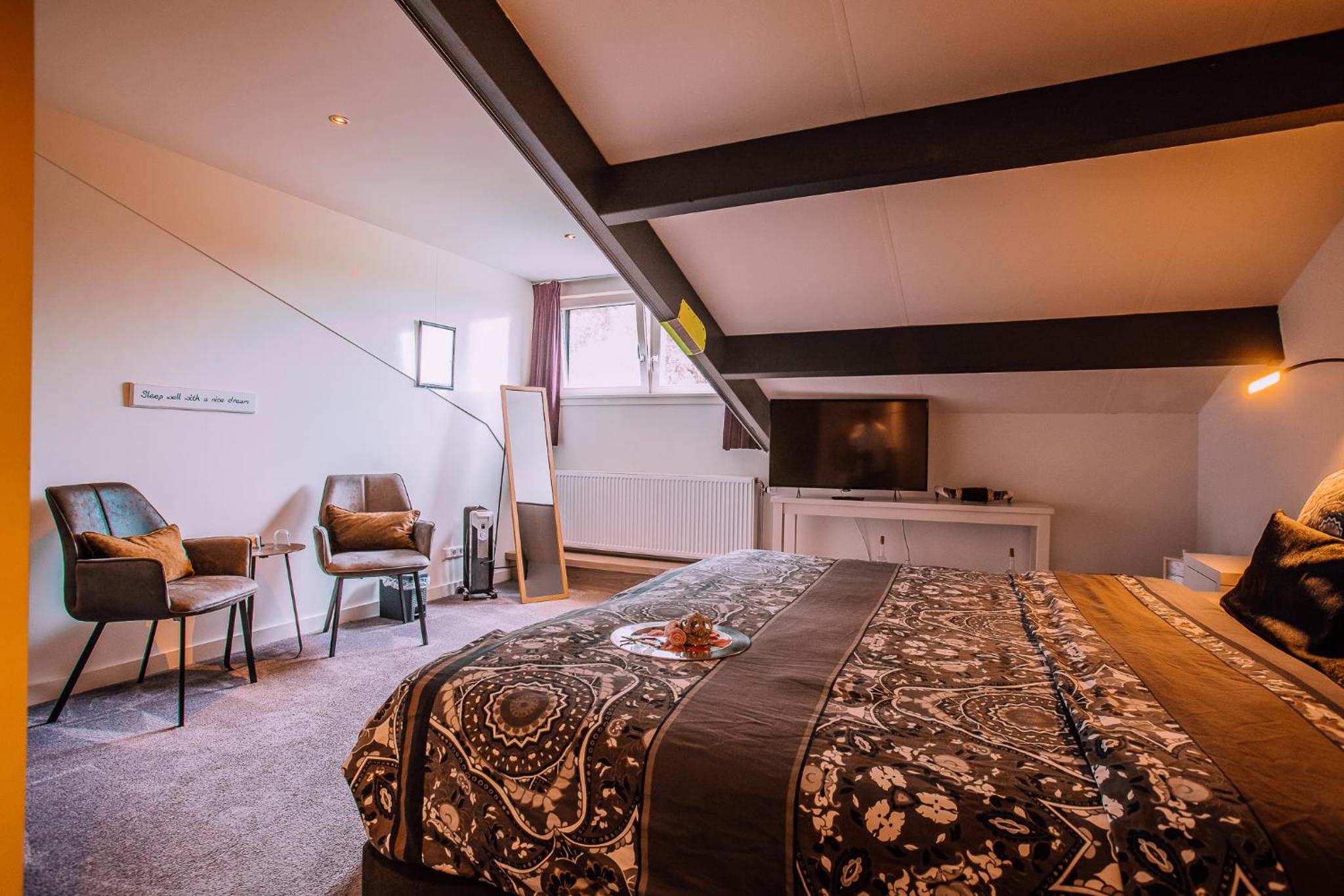 Deluxe Triple Room photo 2