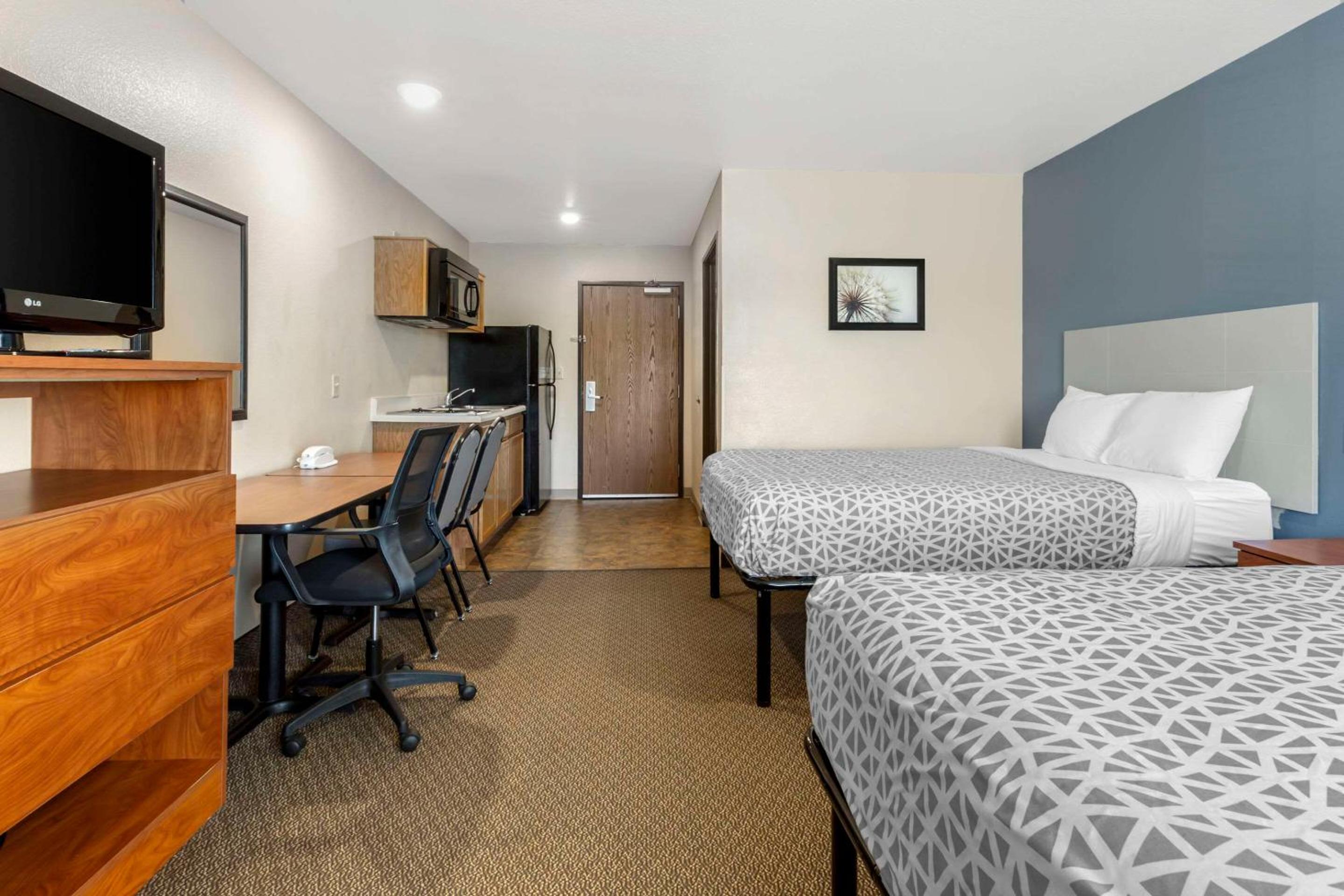 Double Room with Two Double Beds - Smoking