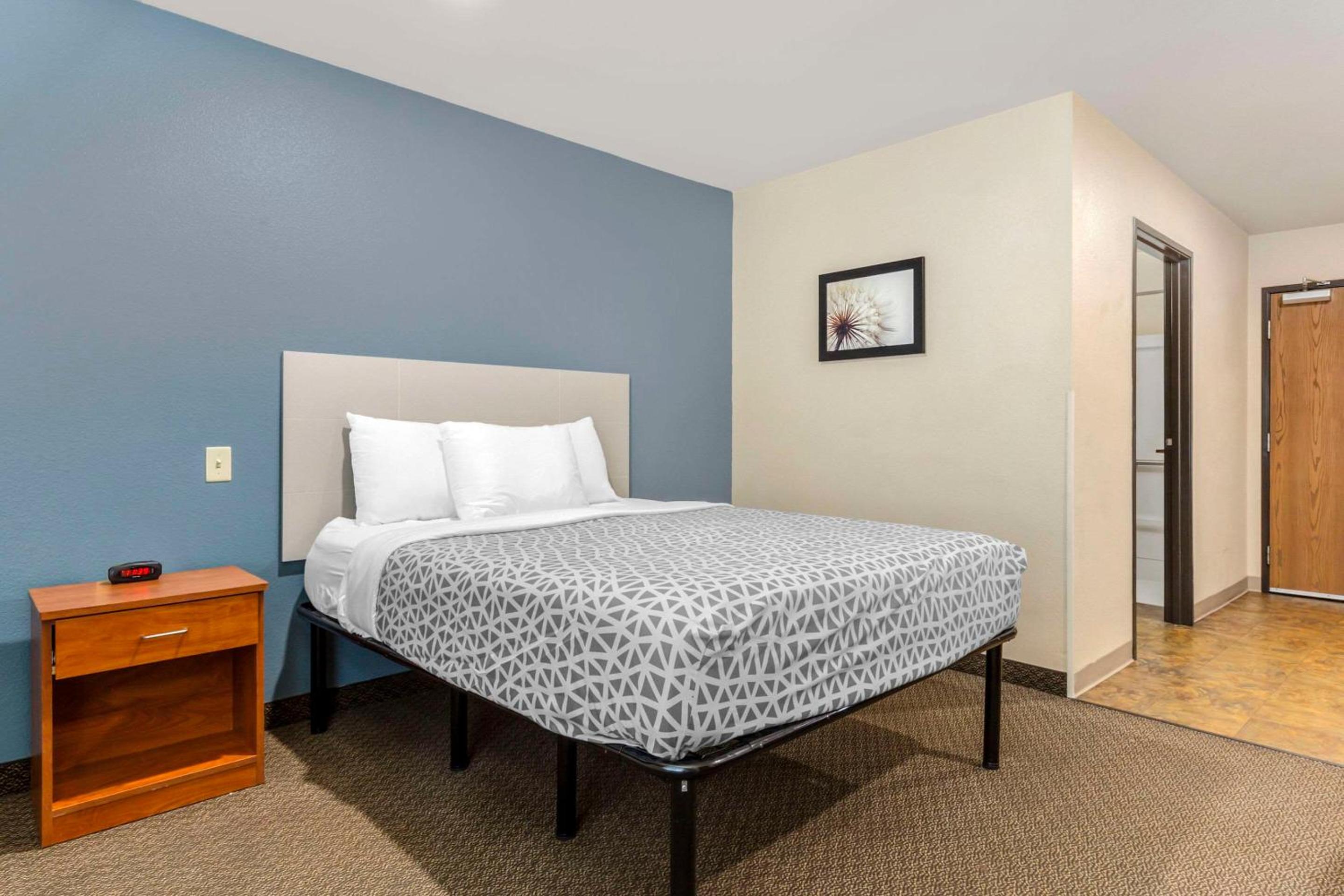 Double Room - Disability Access/Smoking photo 2