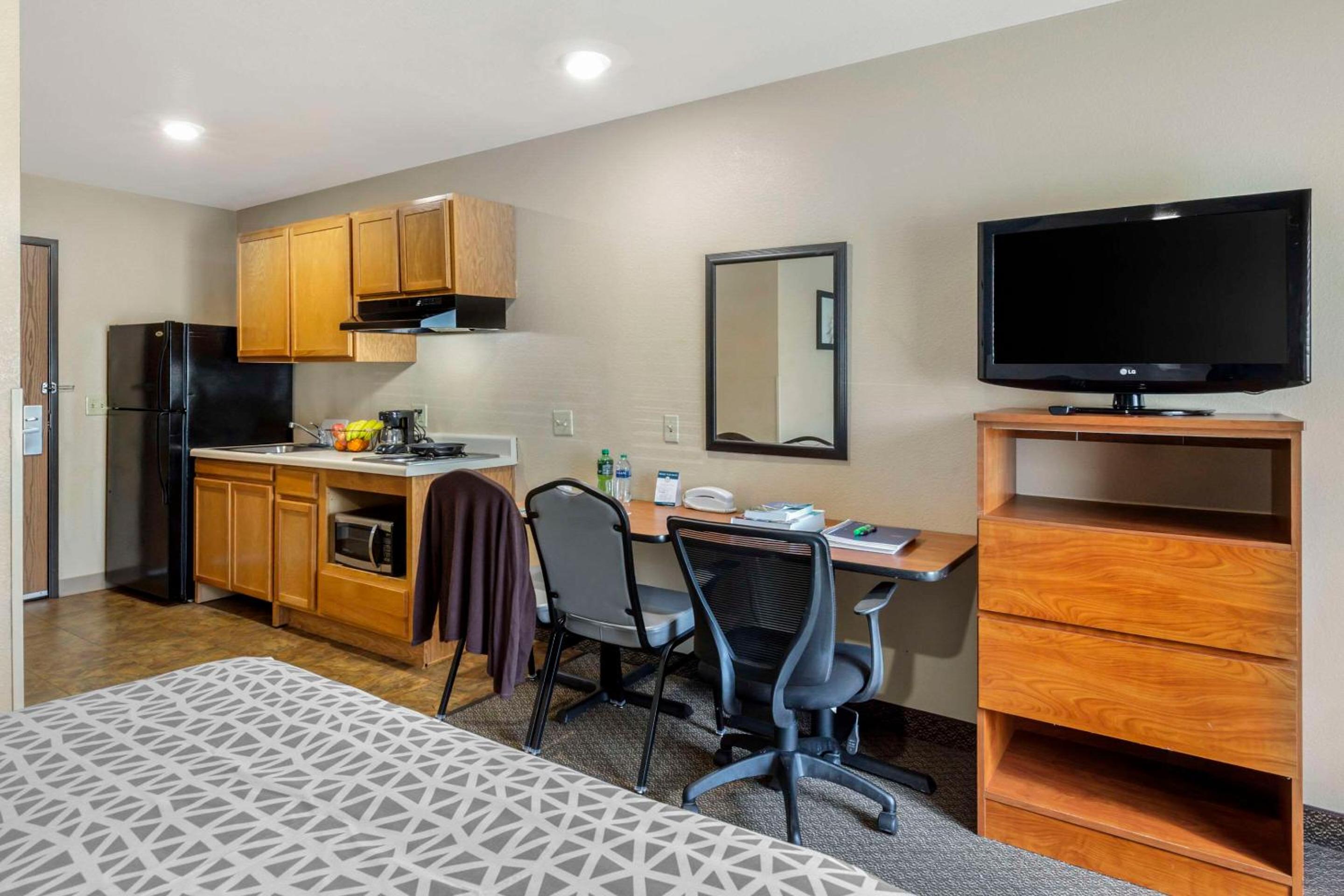 Standard Double Room - Accessible/Non-Smoking