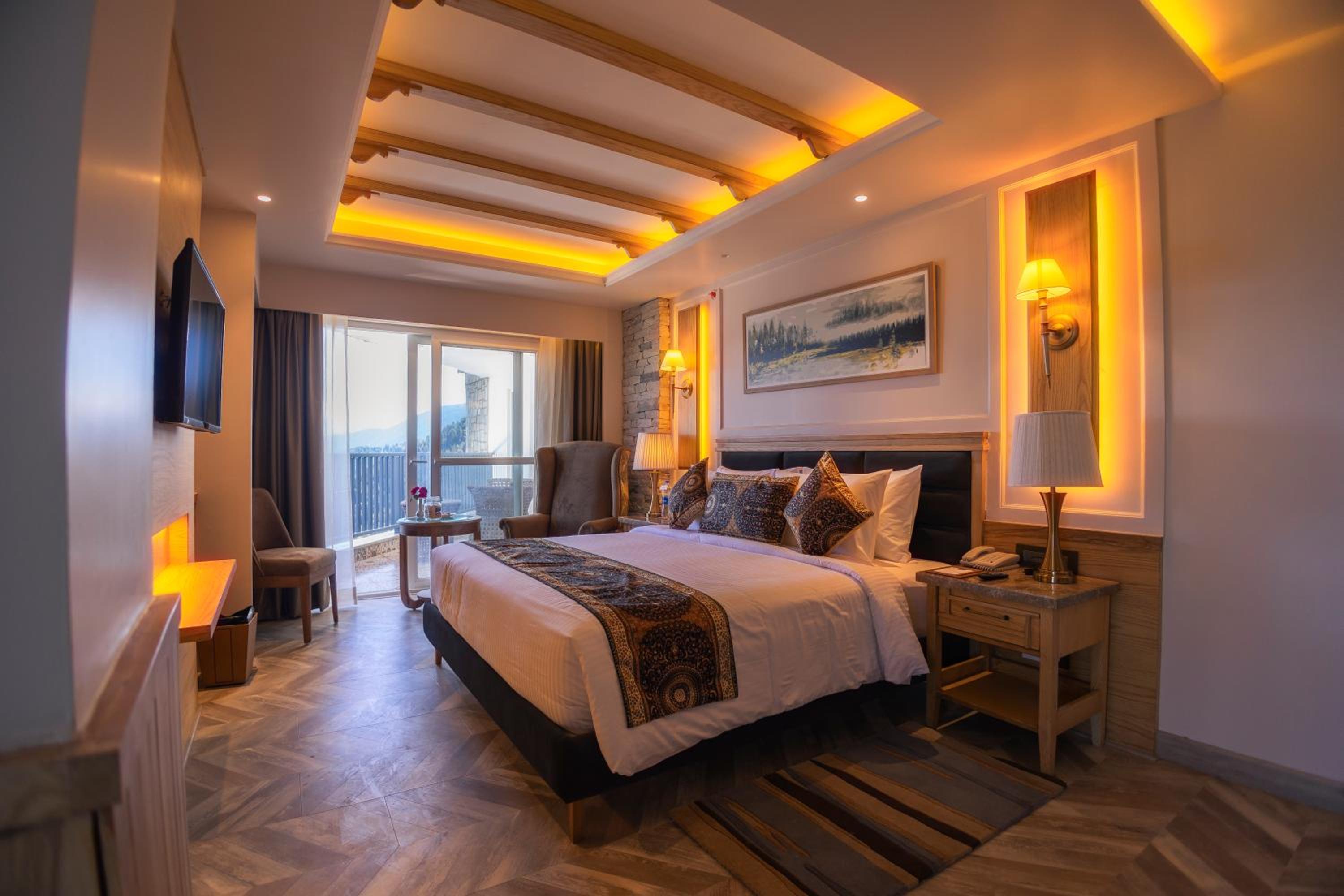 Panorama Valley View  With Balcony - Photo 2