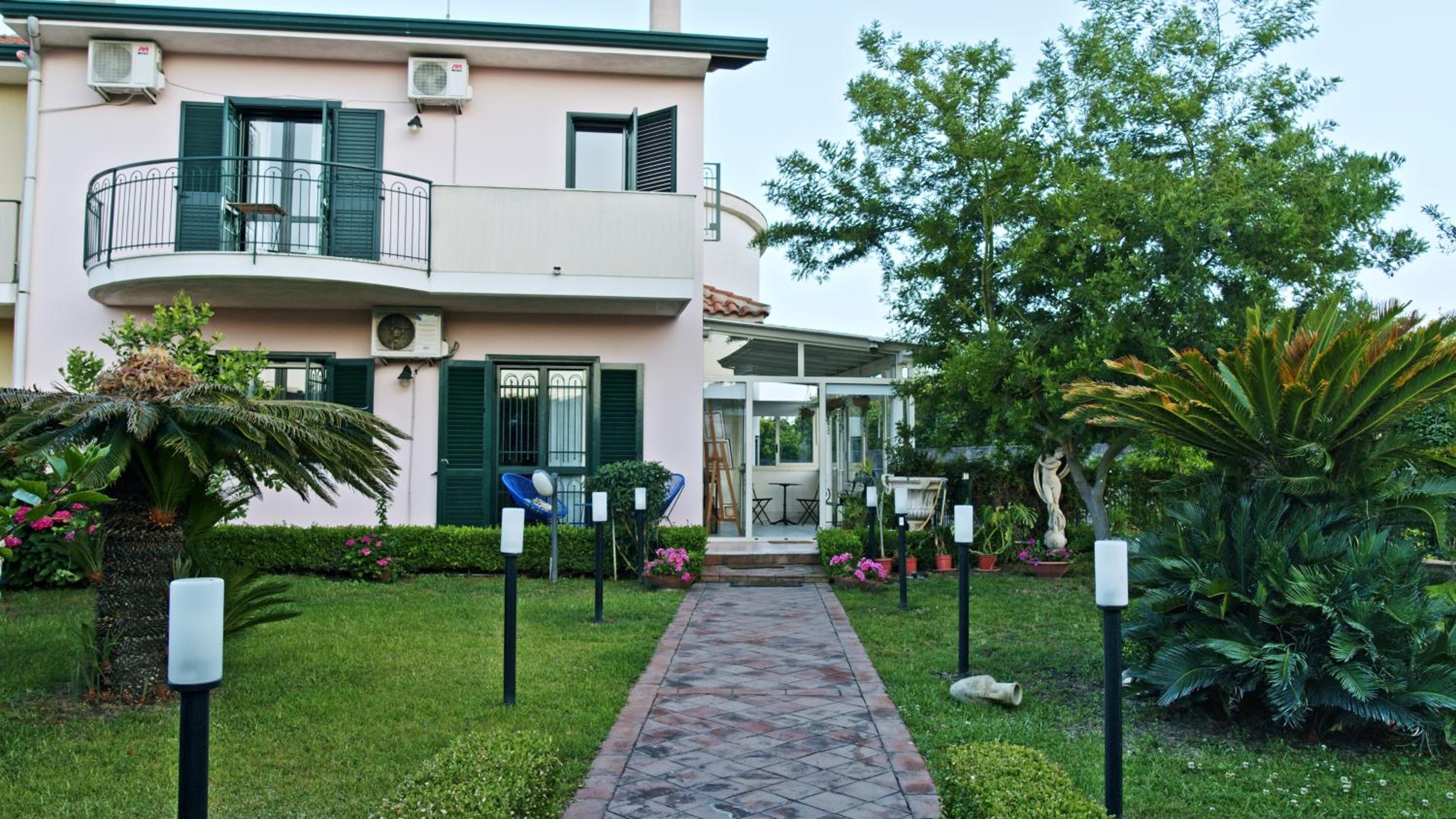 Villa with Sea View photo 3