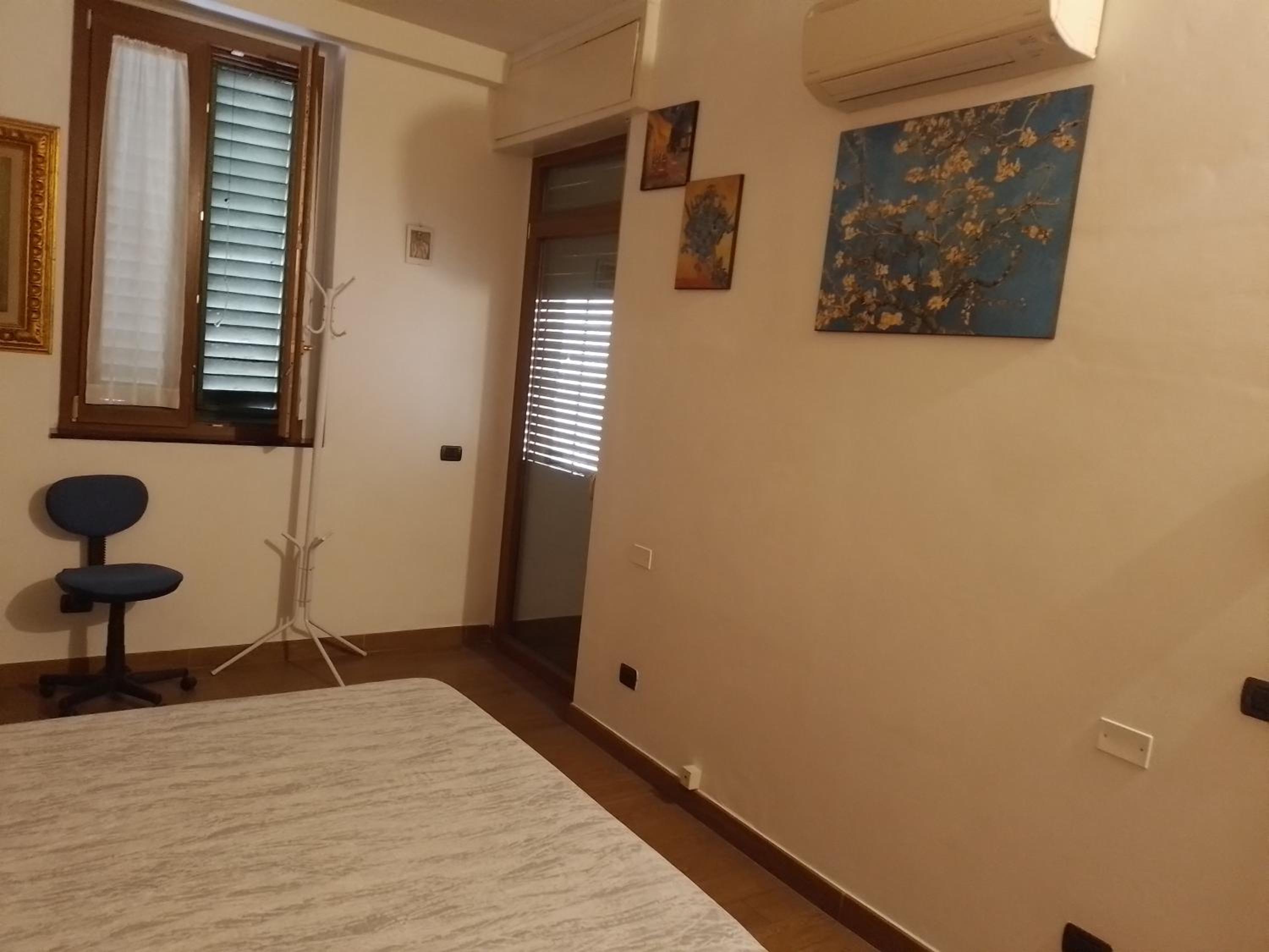 Apartment with Balcony photo 2