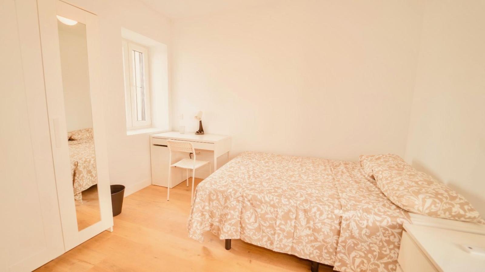 Double Room with Private Bathroom photo 3