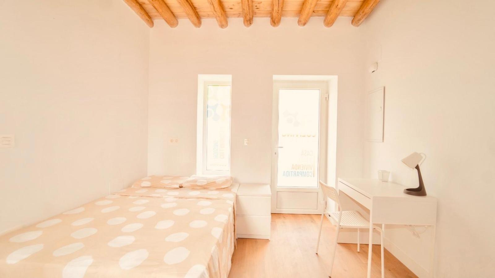 Double Room with Private Bathroom photo 3