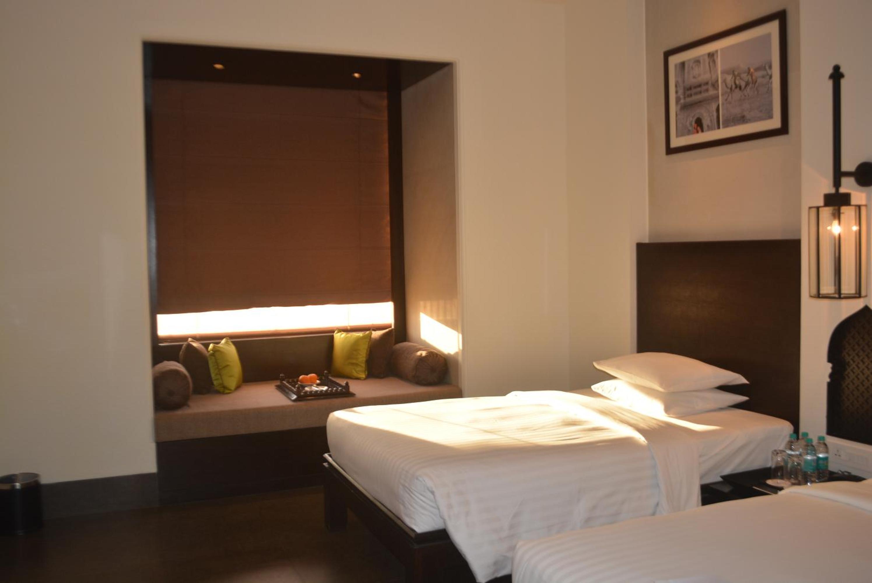 Deluxe Room Twin with 4 Pints of Beer & INR 1000 Hotel Credit and complimentary Hi-Tea photo 3