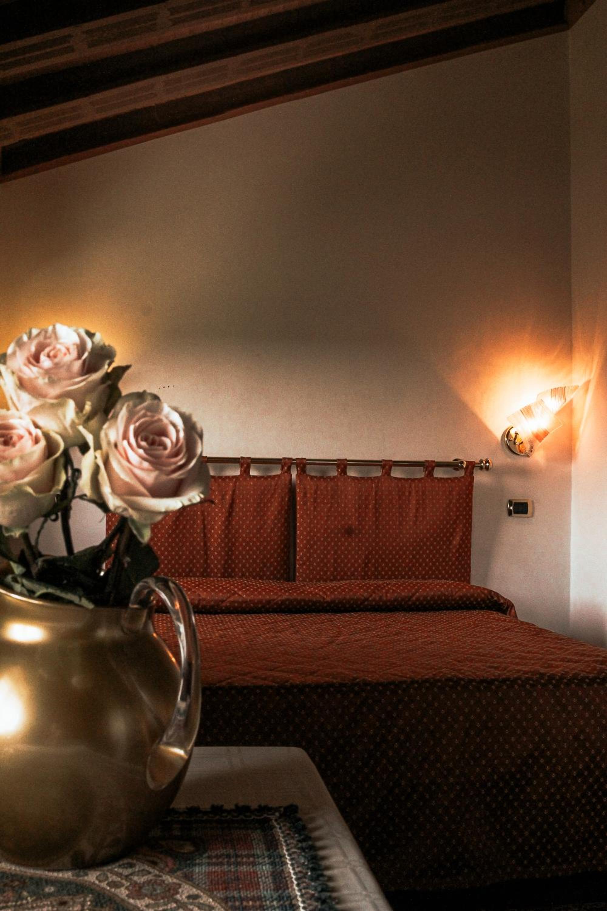 Double Room - Photo 11
