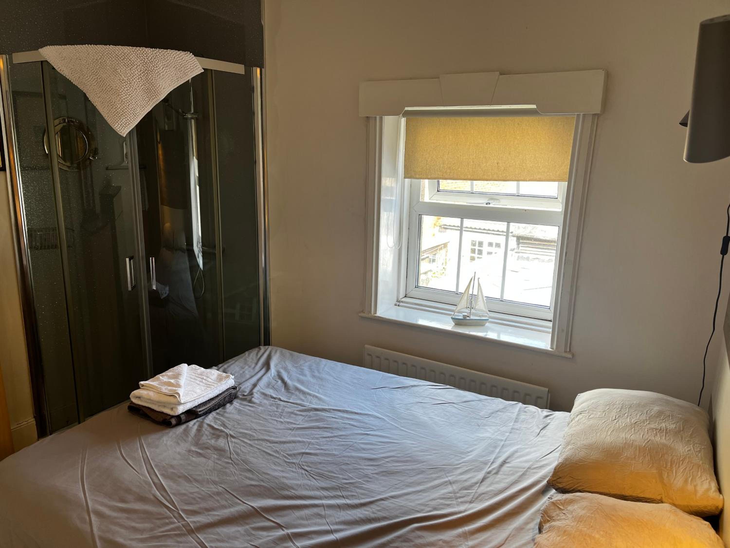 Budget Double Room - Photo 5