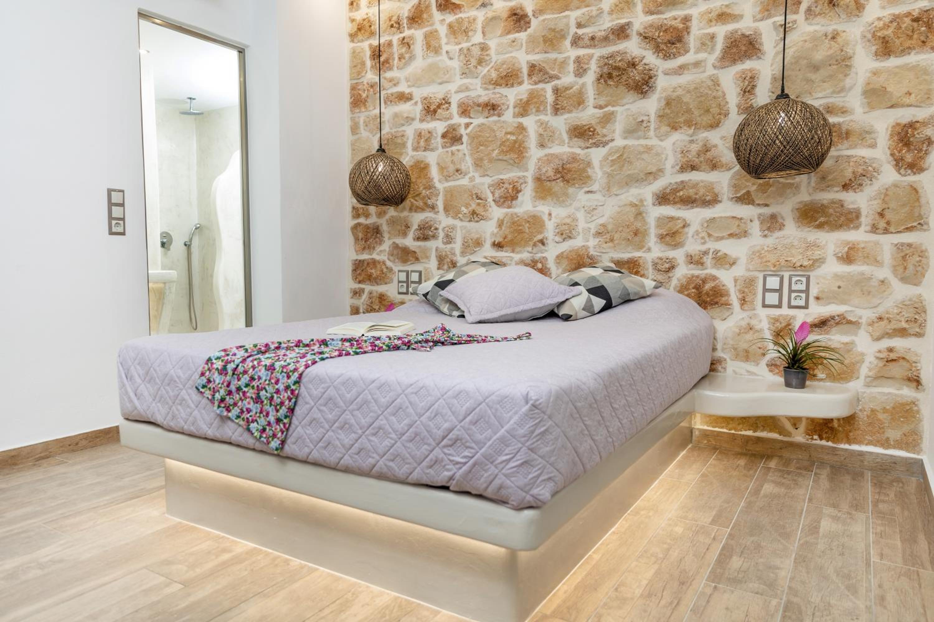 Deluxe Double Room with Shower