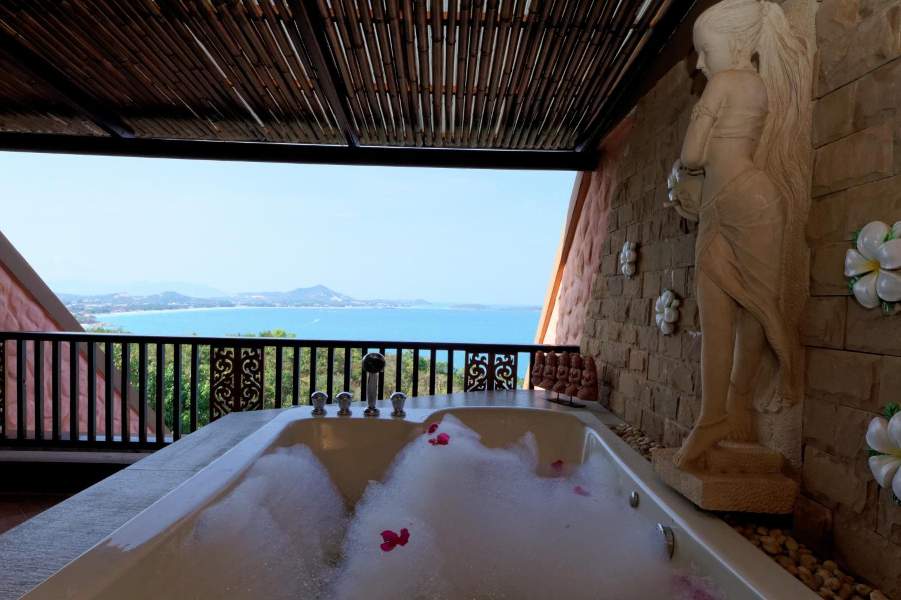 Honeymoon Suite - Photo 6