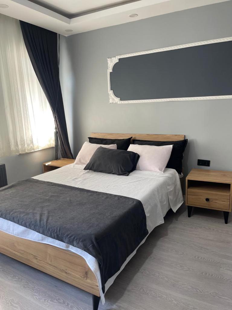 Deluxe King Room photo 1