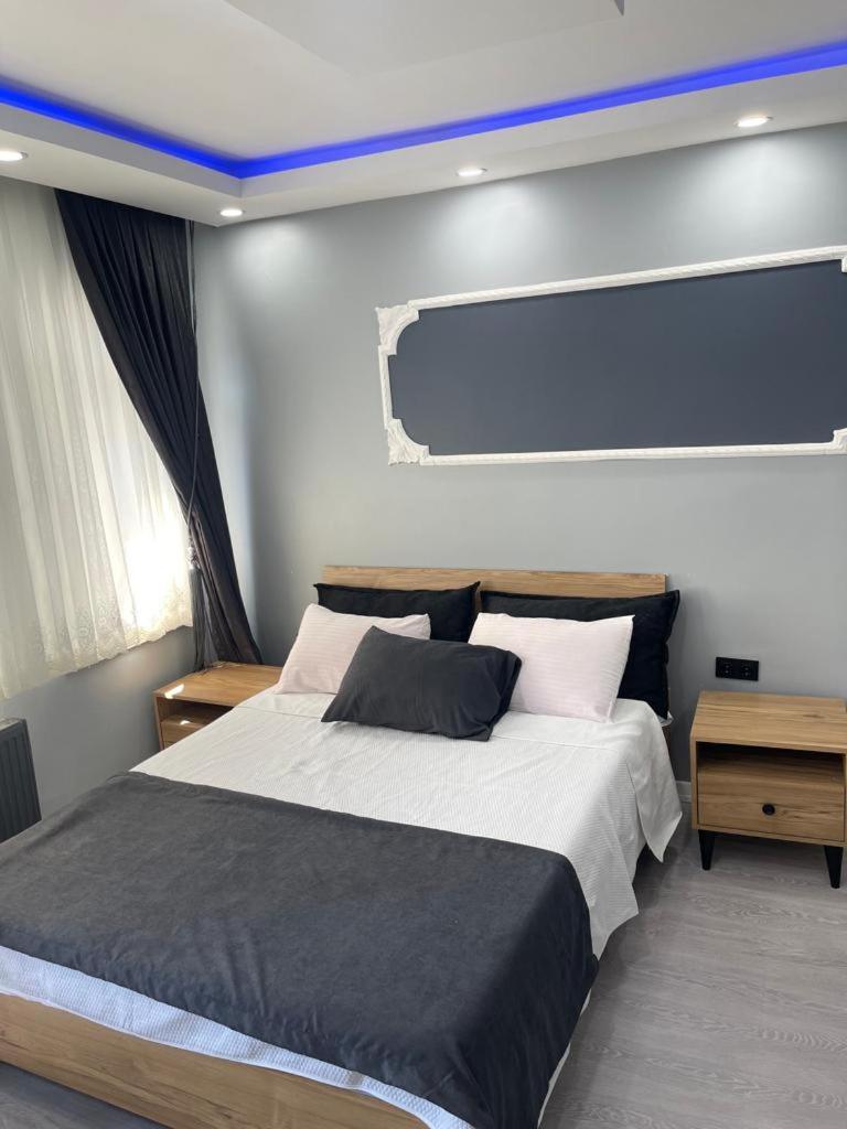 Deluxe King Room photo 2