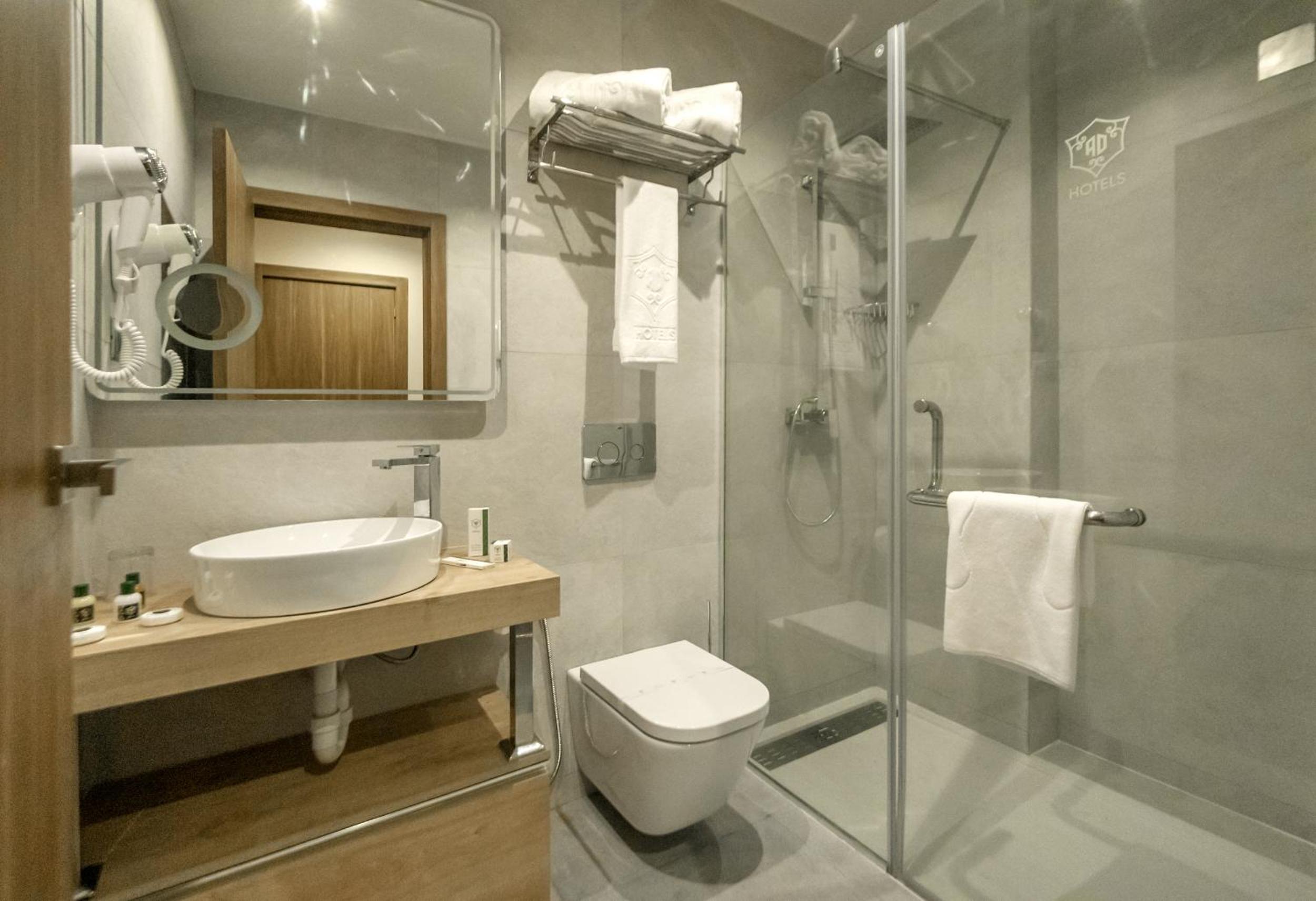 Deluxe Twin Room photo 2