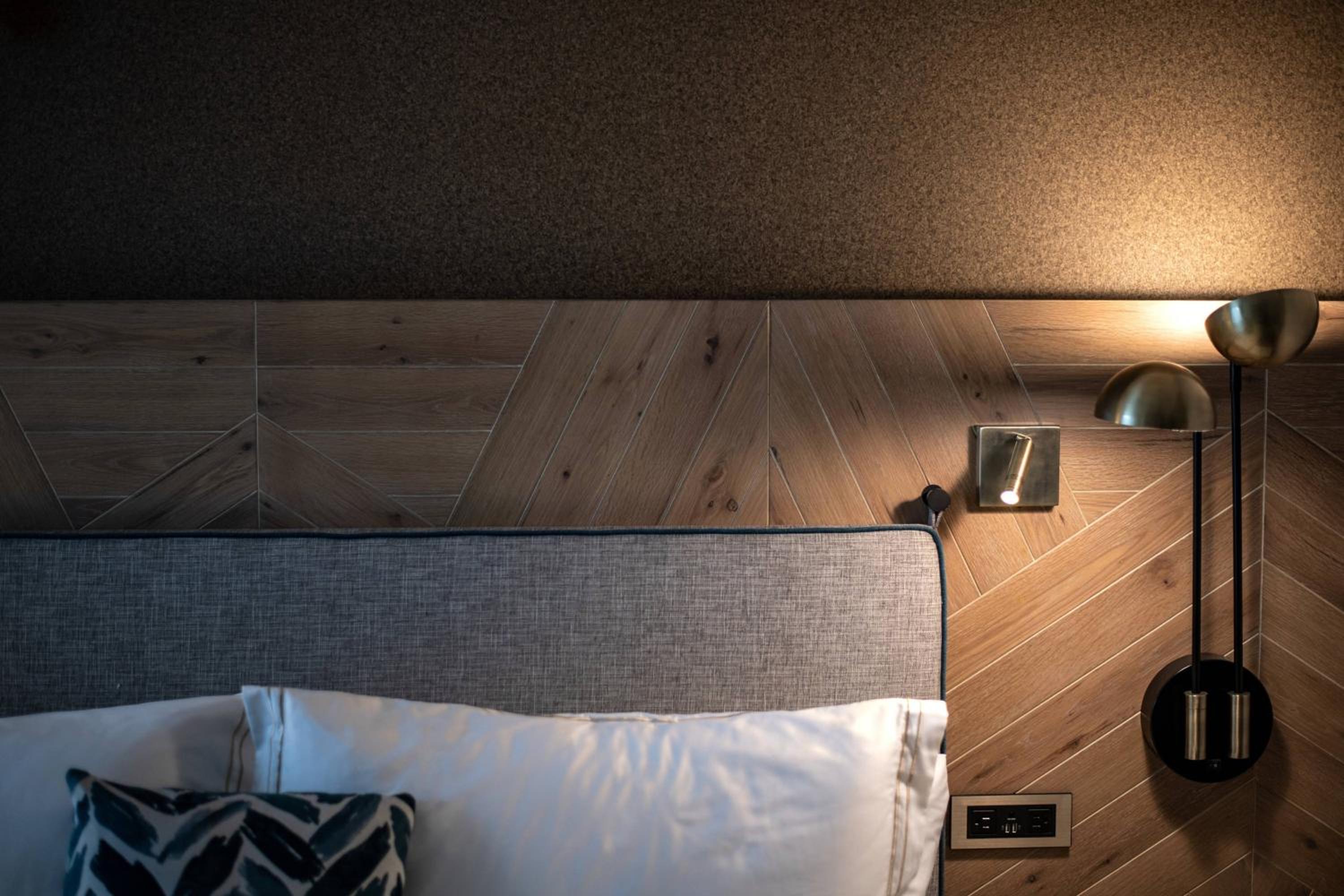 Guest Room, 1 King - Photo 4