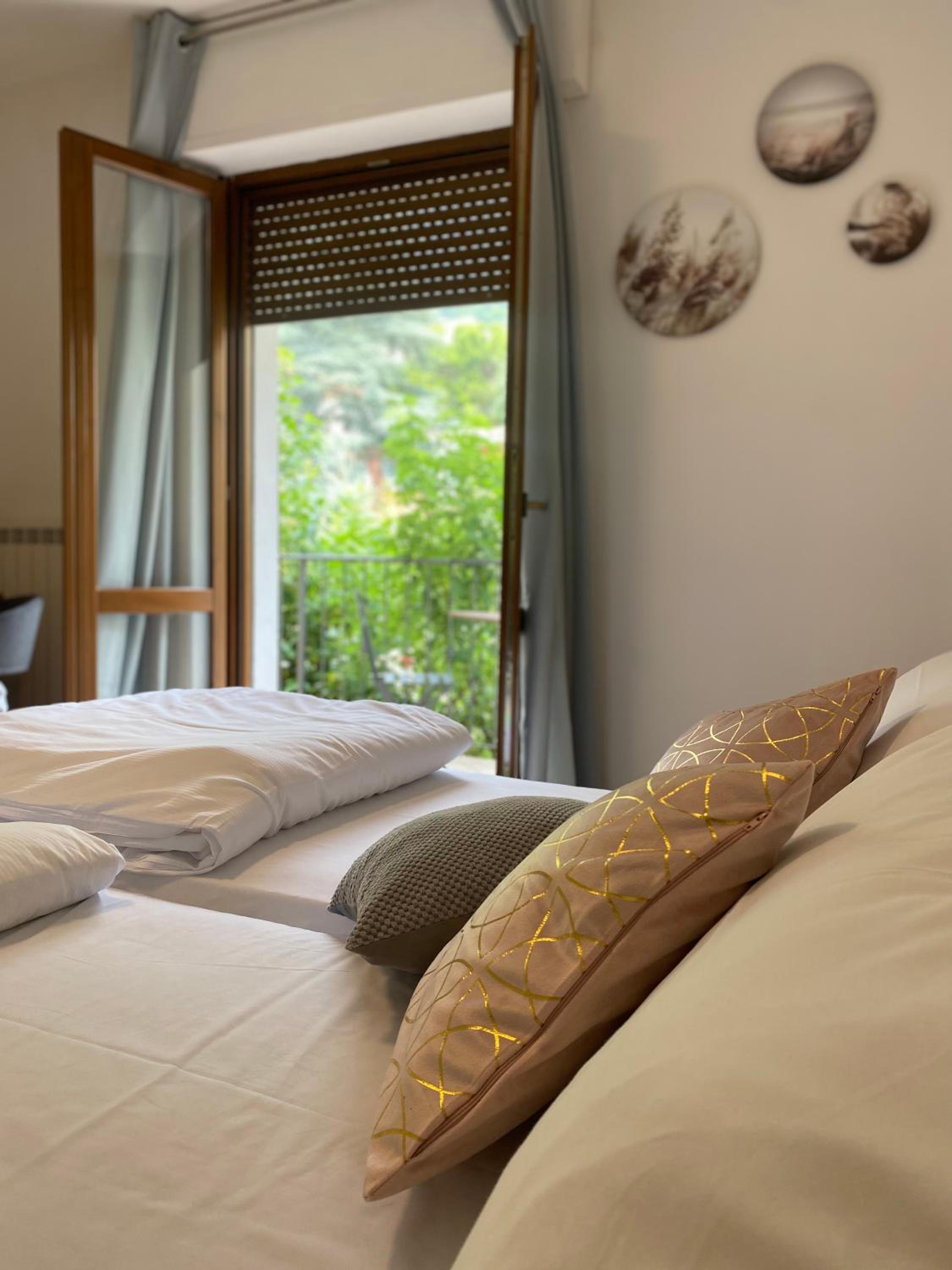 Double or Twin Room with Mountain View photo 3